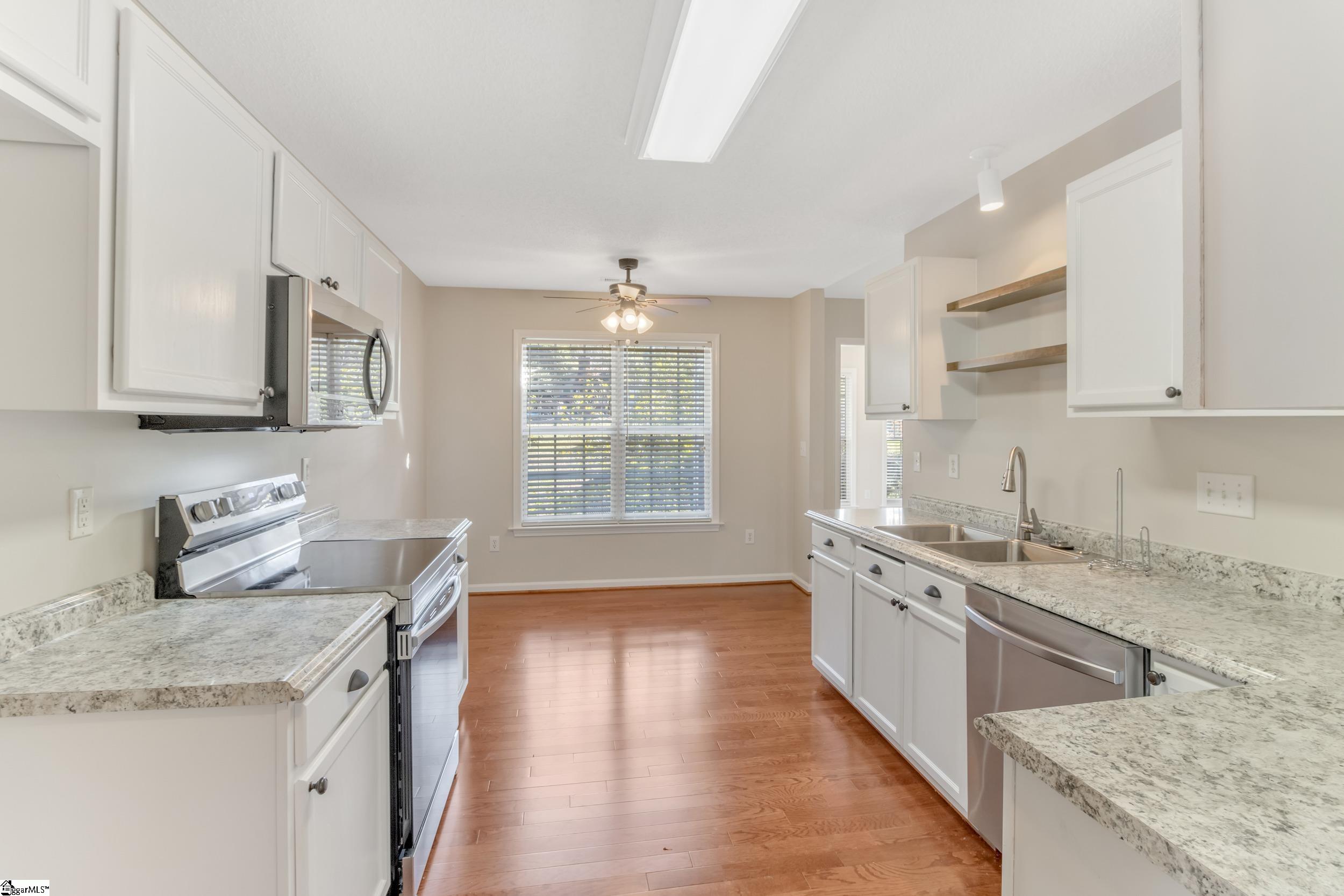 313 Lexington Place Way Property Photo 14