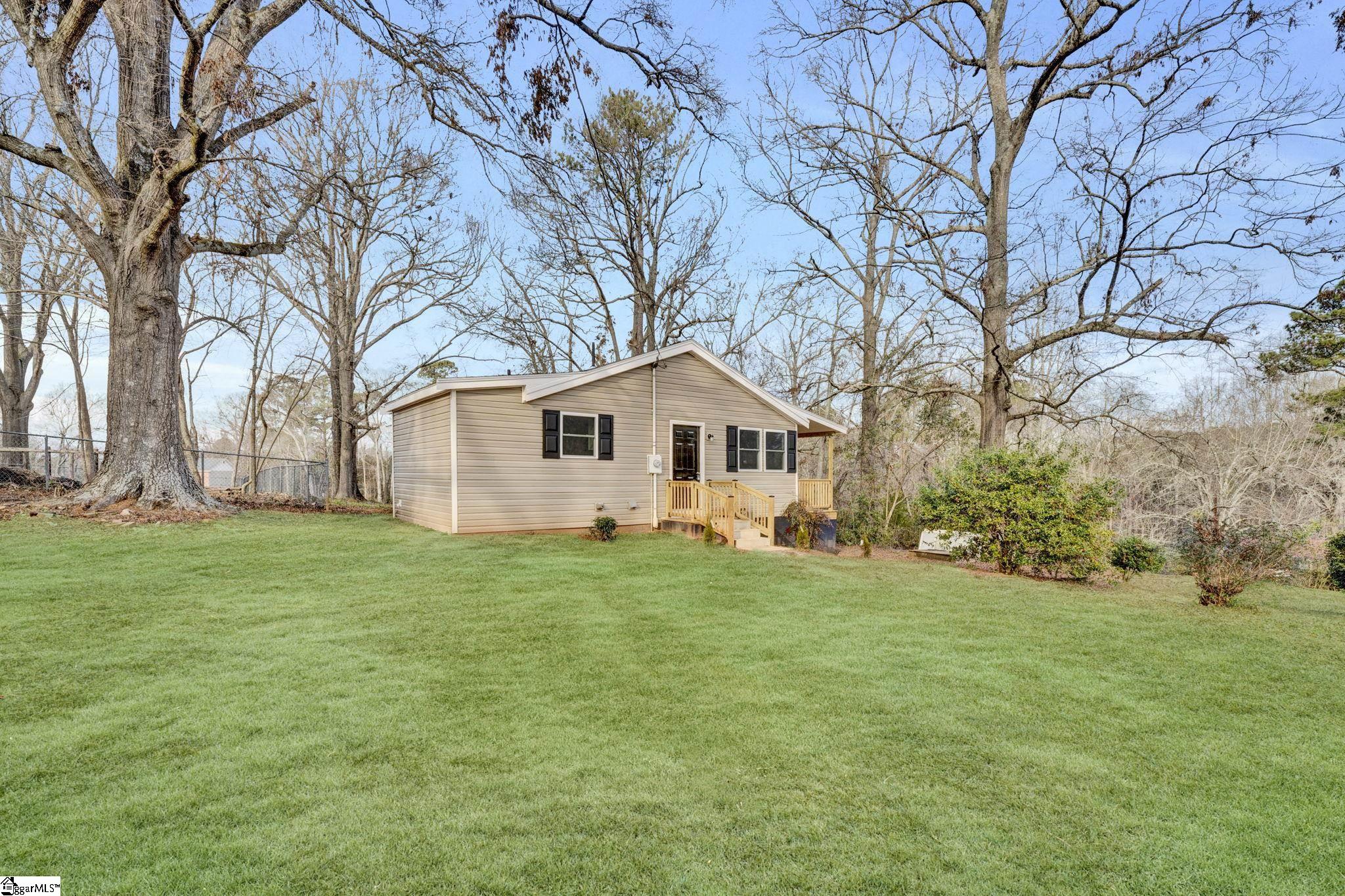 107 Bailey Circle Property Photo 2