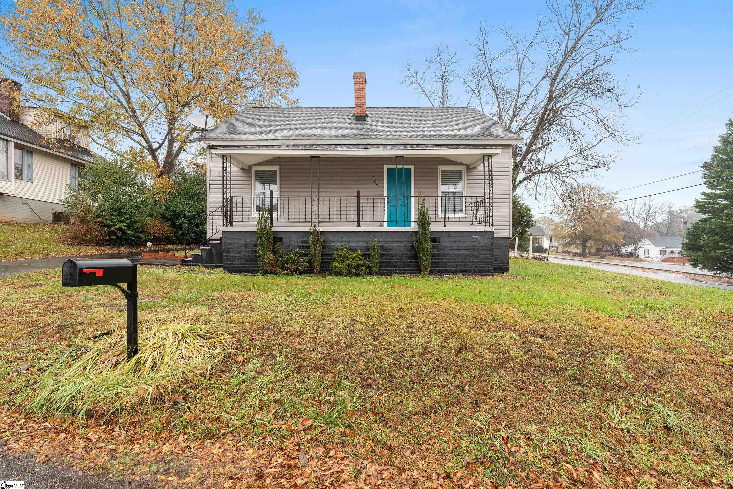 207 S 9th Street Property Photo 1