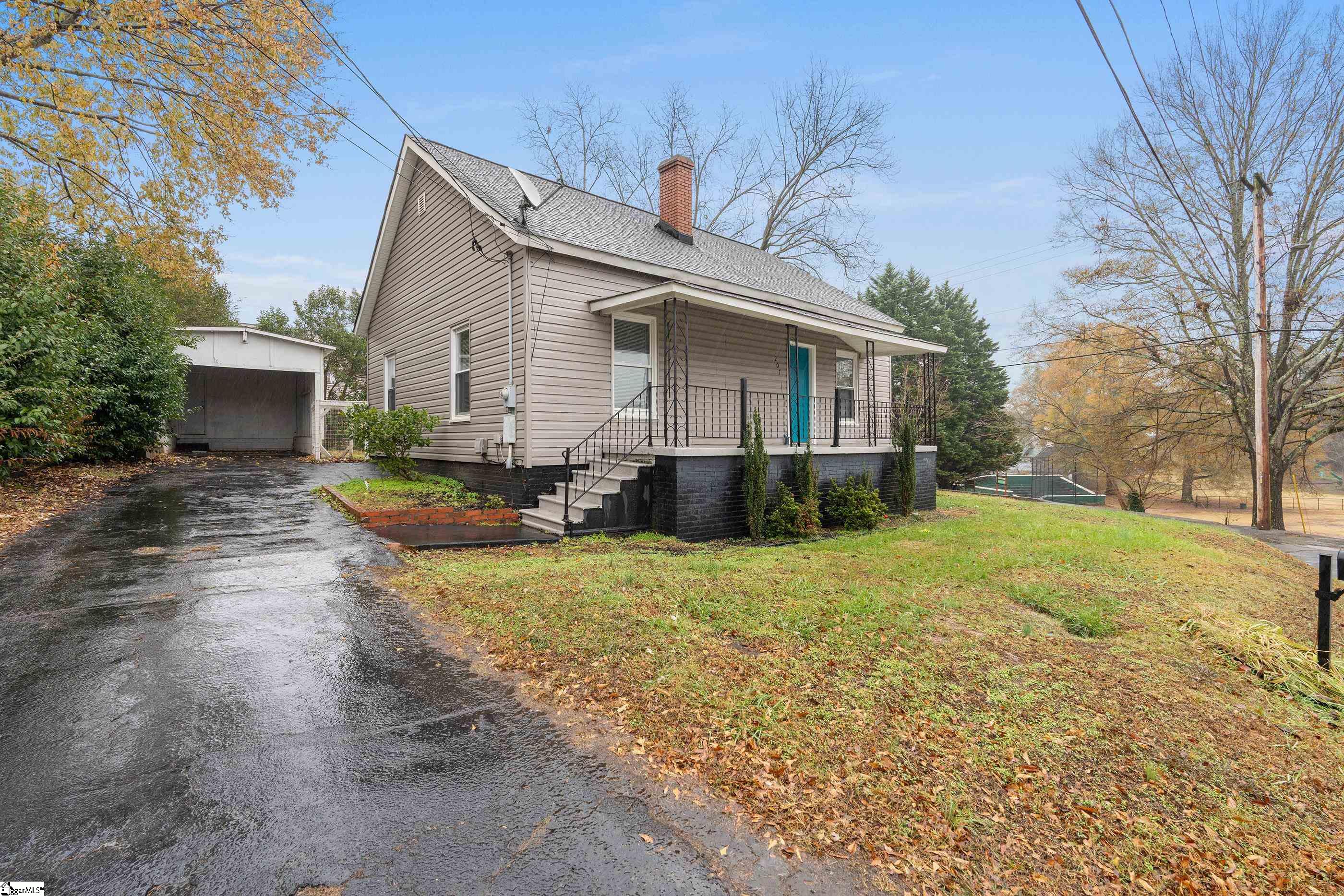 207 S 9th Street Property Photo 2
