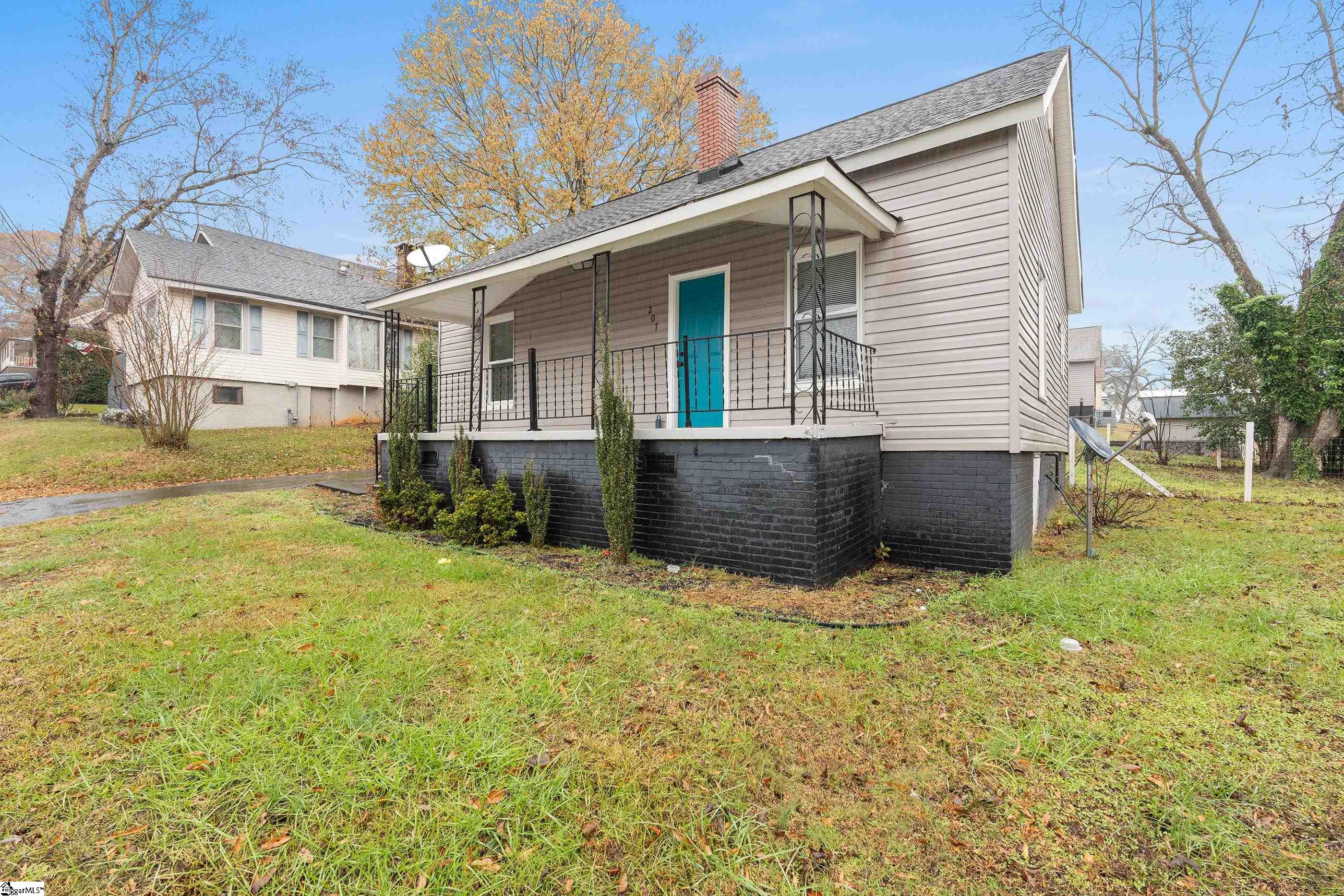 207 S 9th Street Property Photo 4