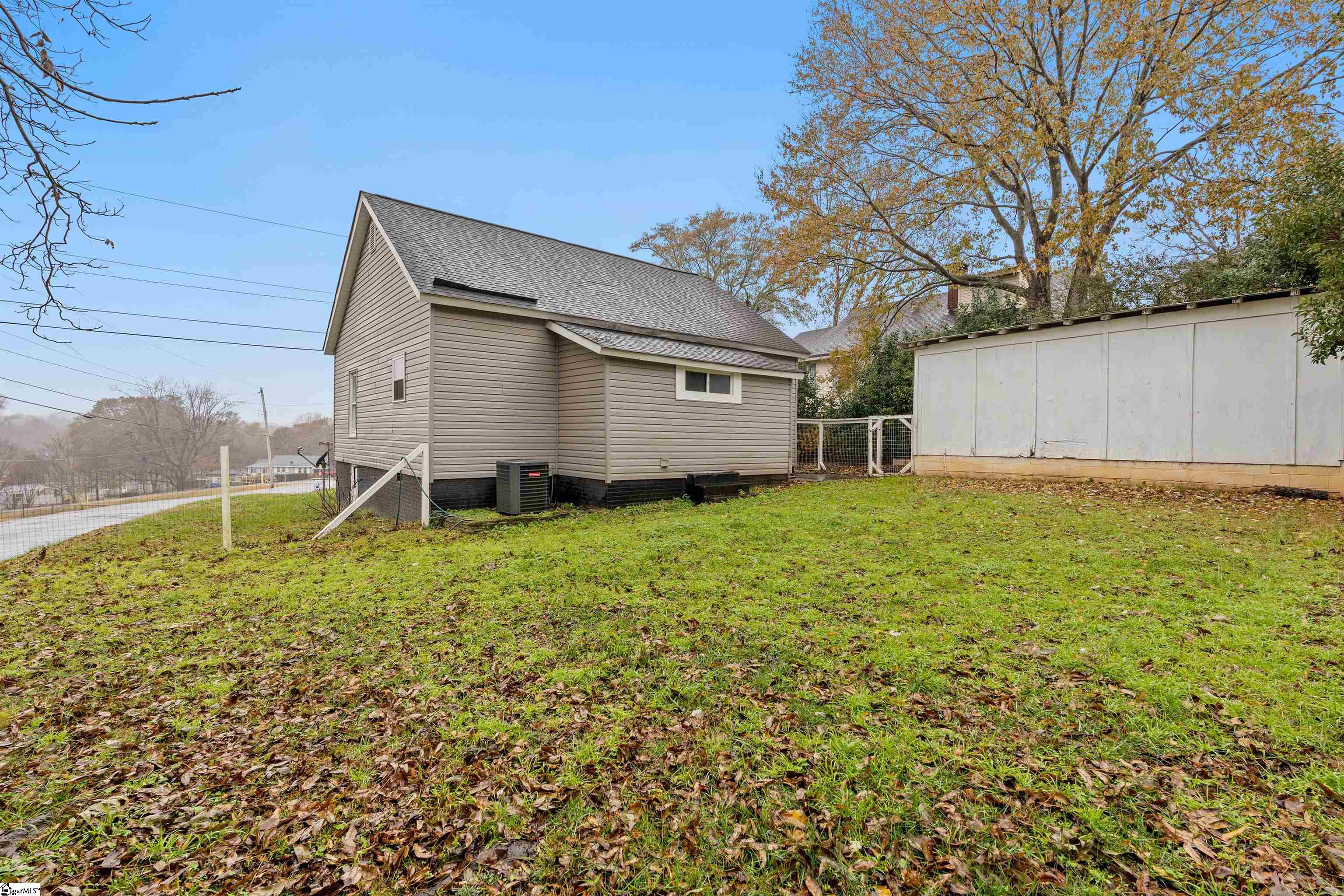 207 S 9th Street Property Photo 5