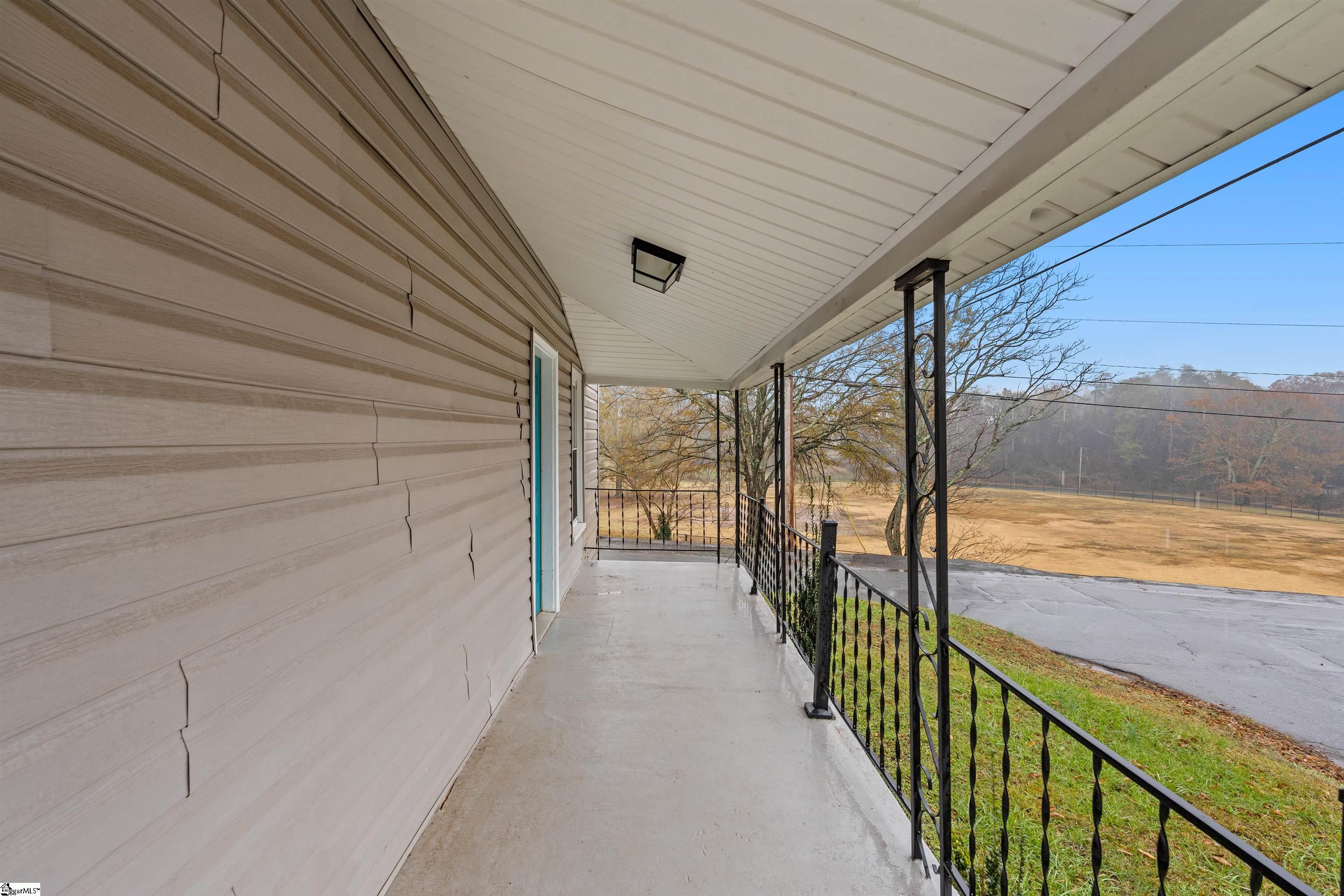 207 S 9th Street Property Photo 9