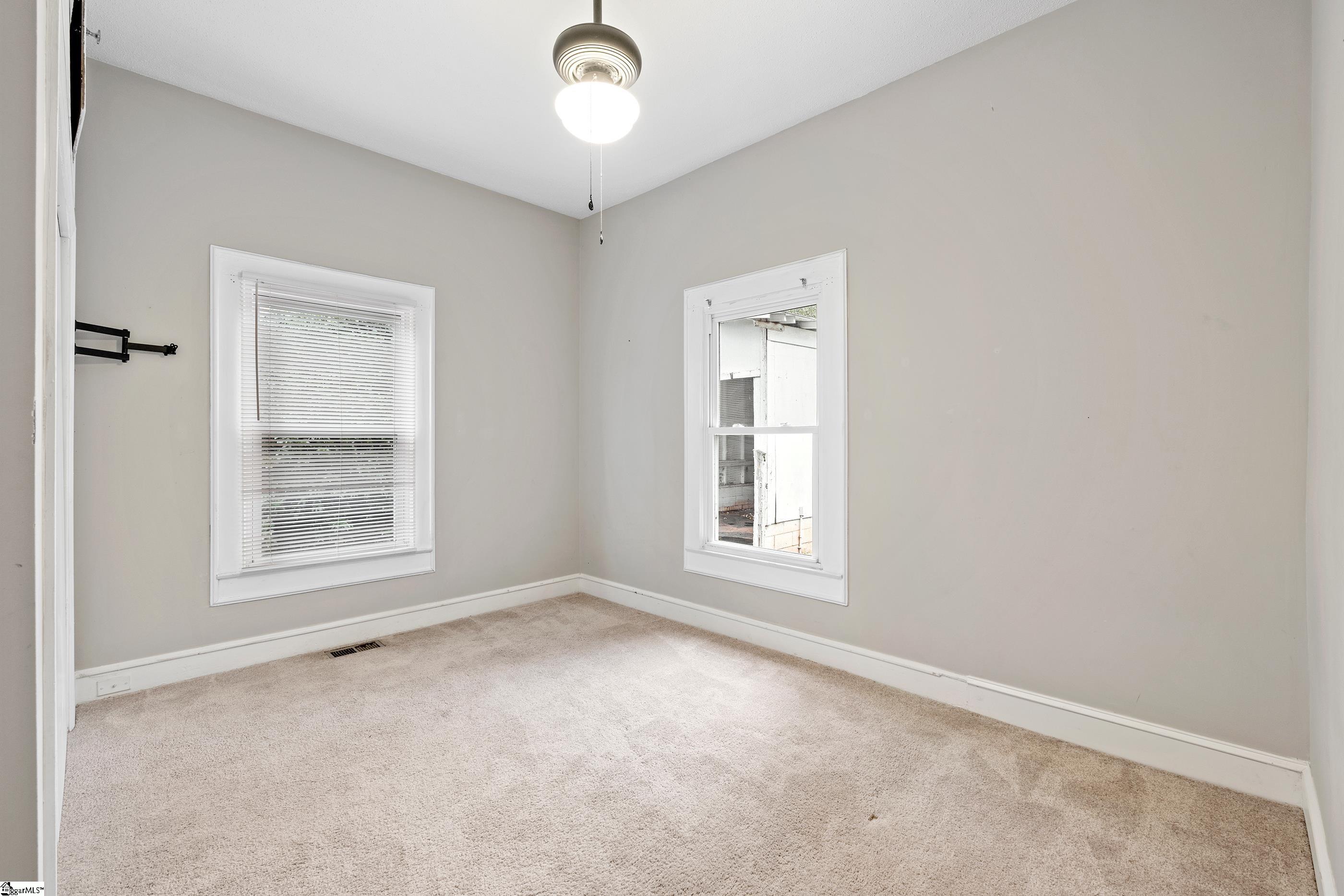 207 S 9th Street Property Photo 14
