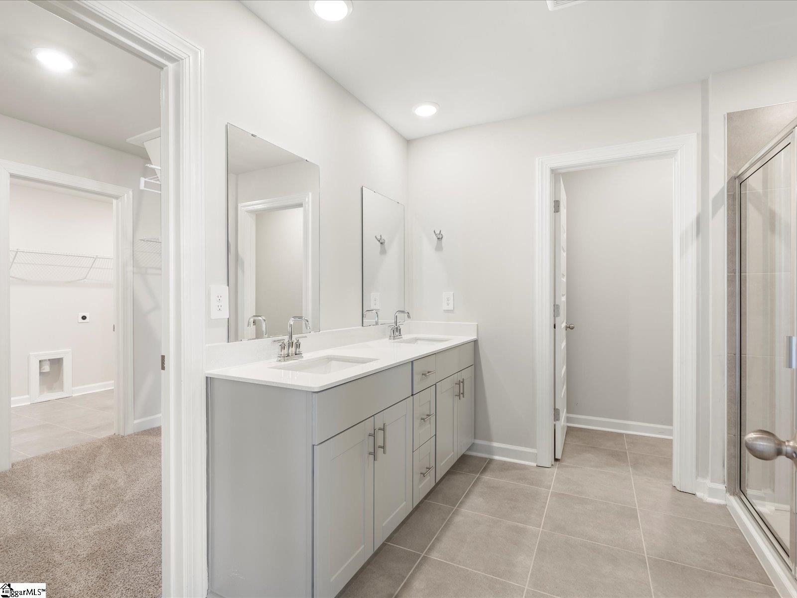 1681 Erindale Drive Property Photo 22