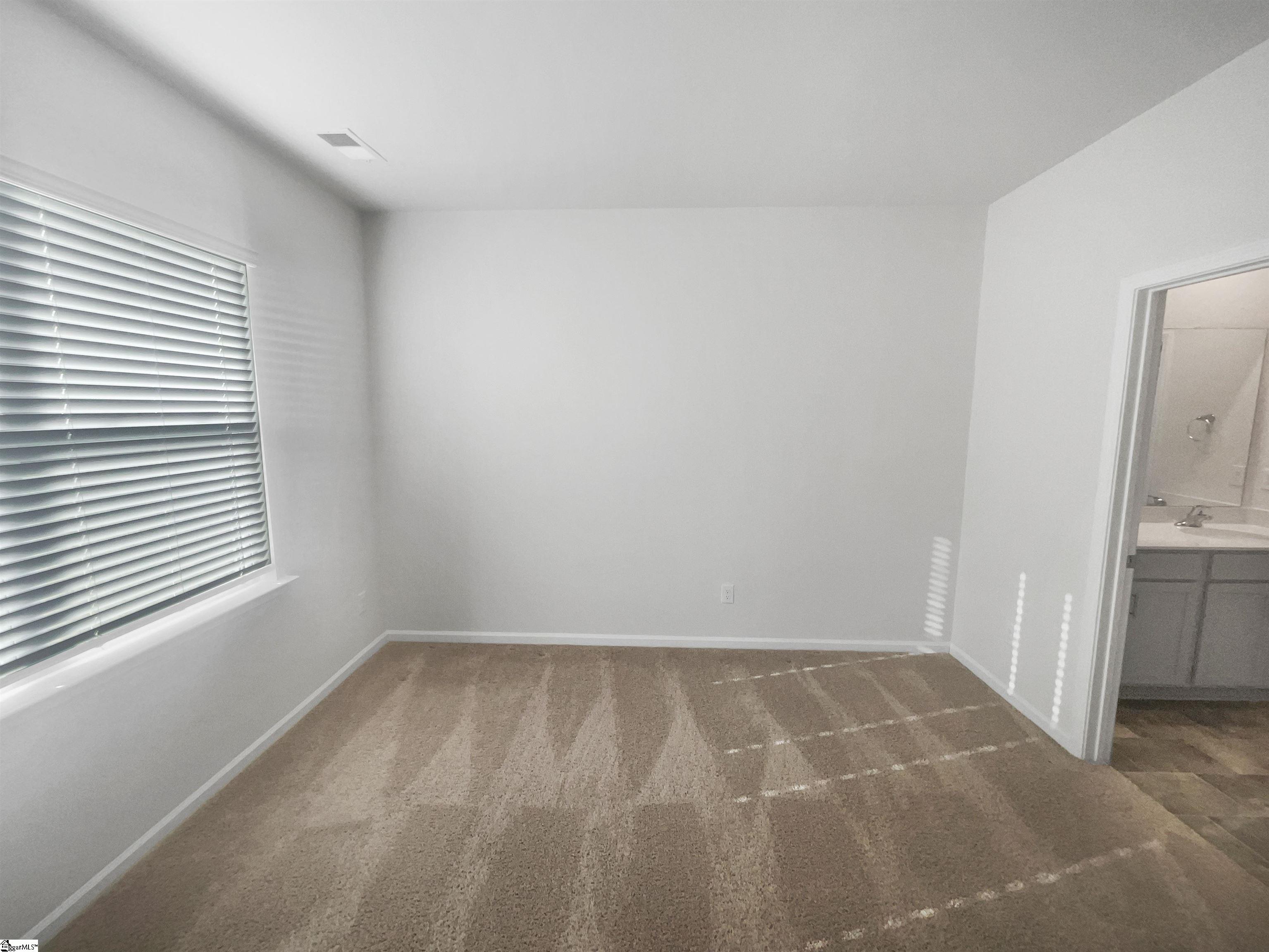 652 Ashwood Way Property Photo 5