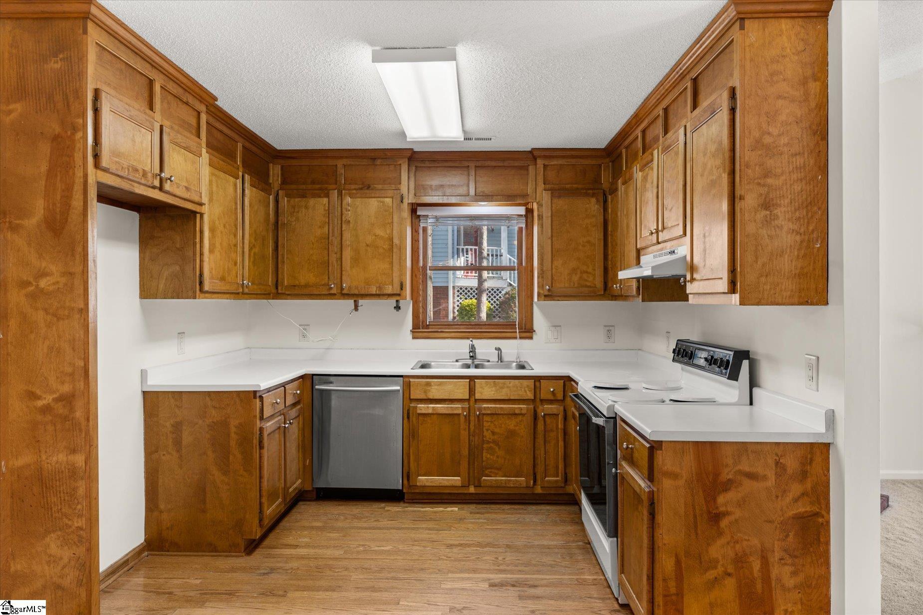 407 Timberview Lane Property Photo 13