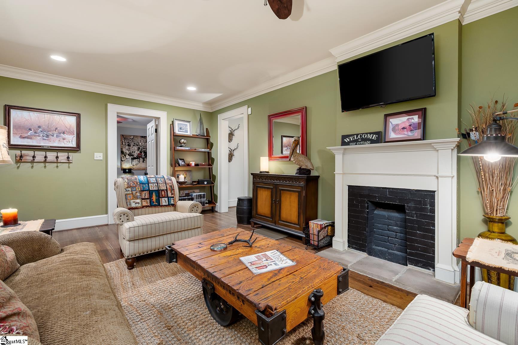 40 Keowee Avenue Property Photo 7