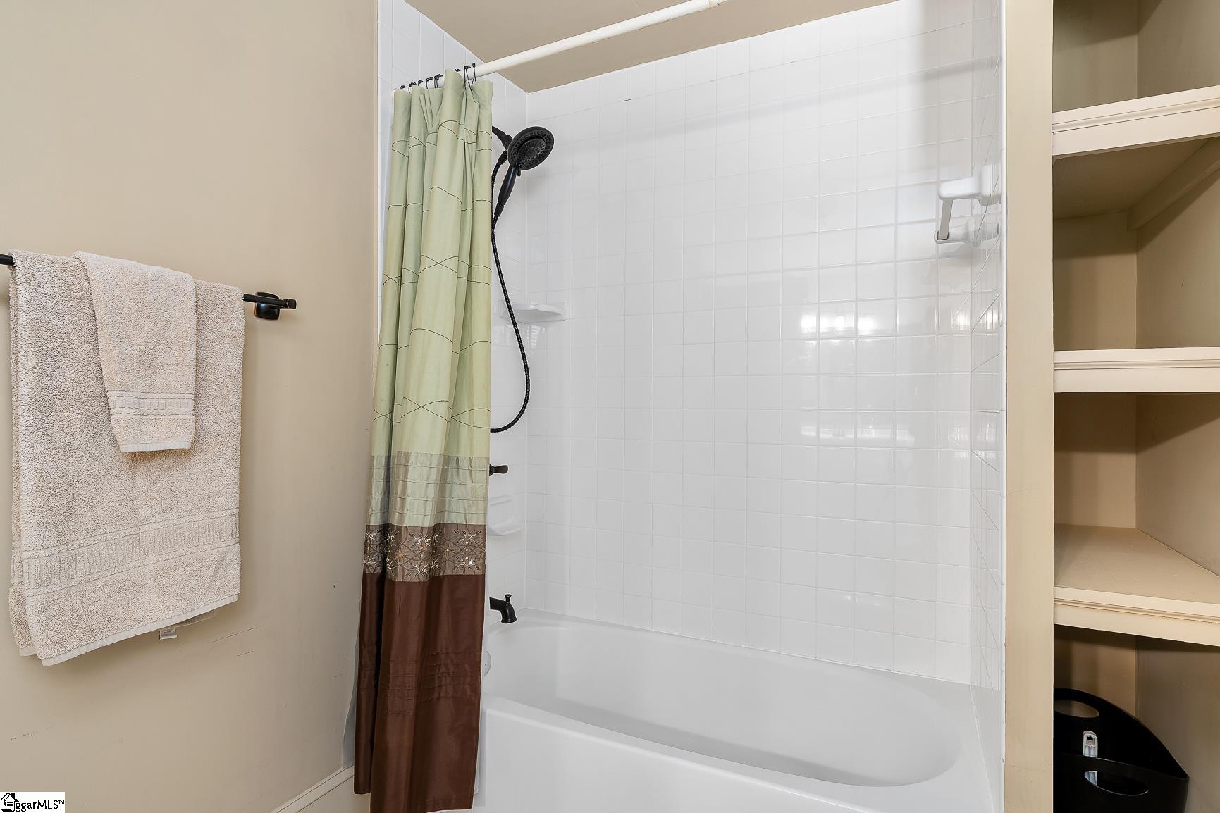 40 Keowee Avenue Property Photo 23