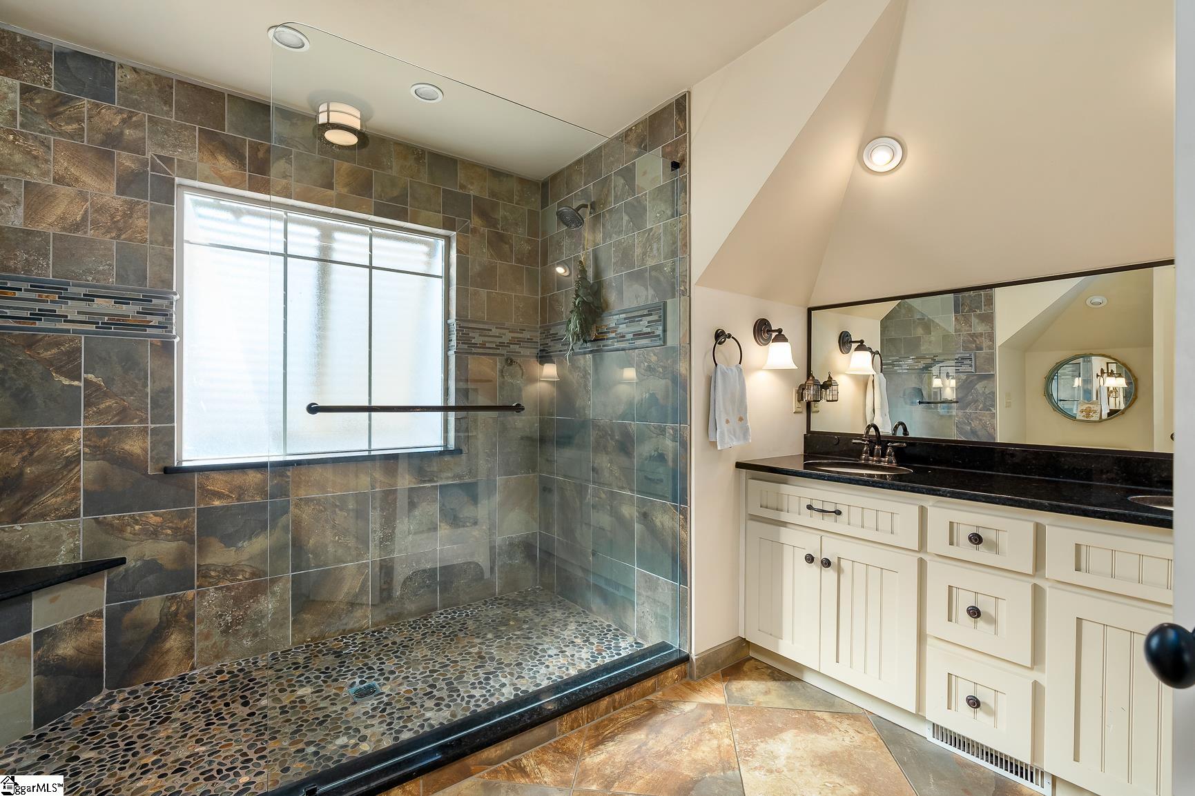40 Keowee Avenue Property Photo 31