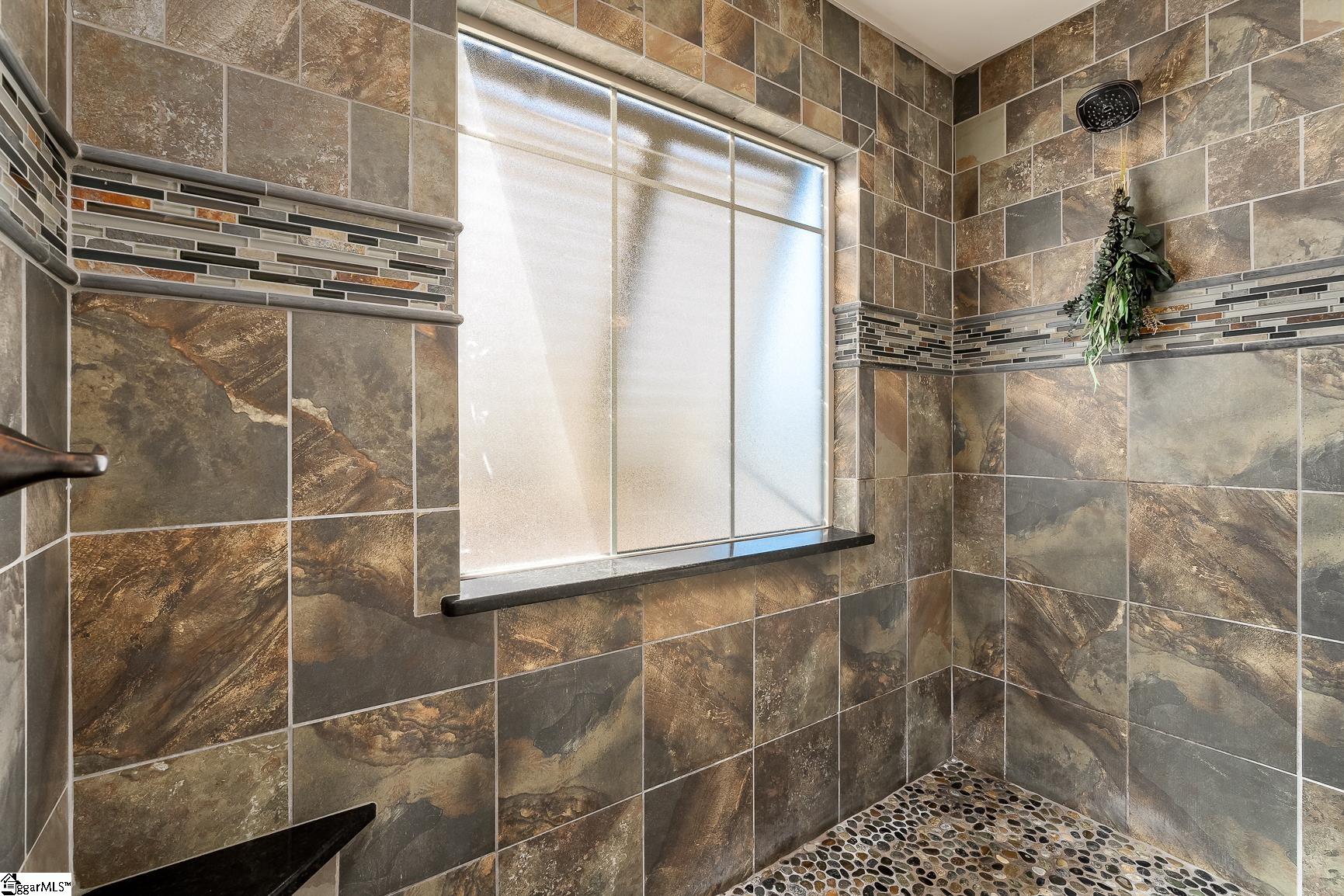 40 Keowee Avenue Property Photo 33