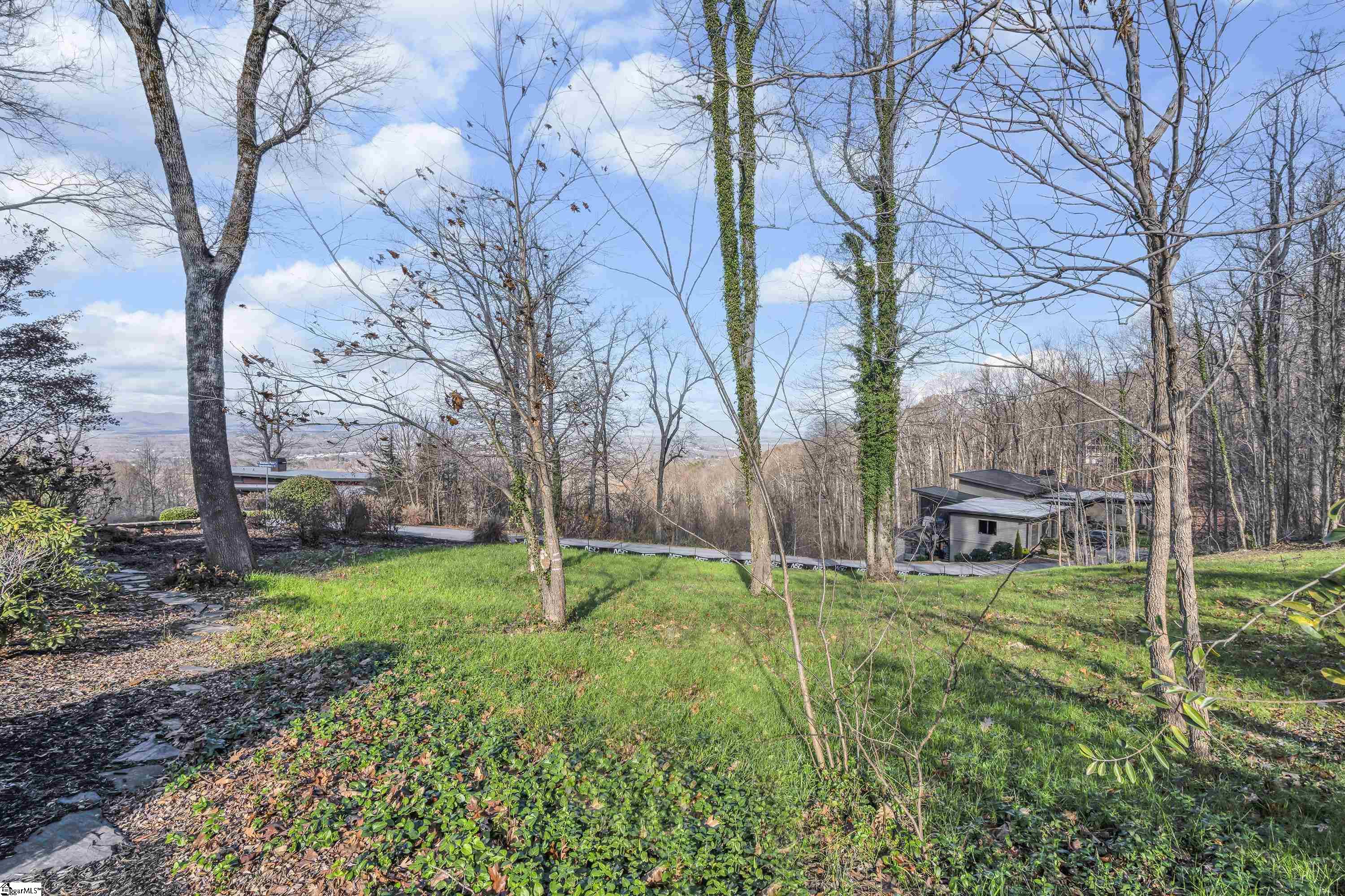 102 Greenedge Lane Property Photo 4