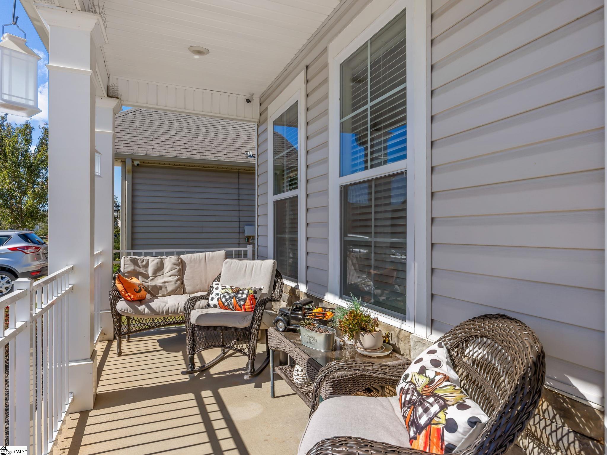 881 Deepwood Court Property Photo 4
