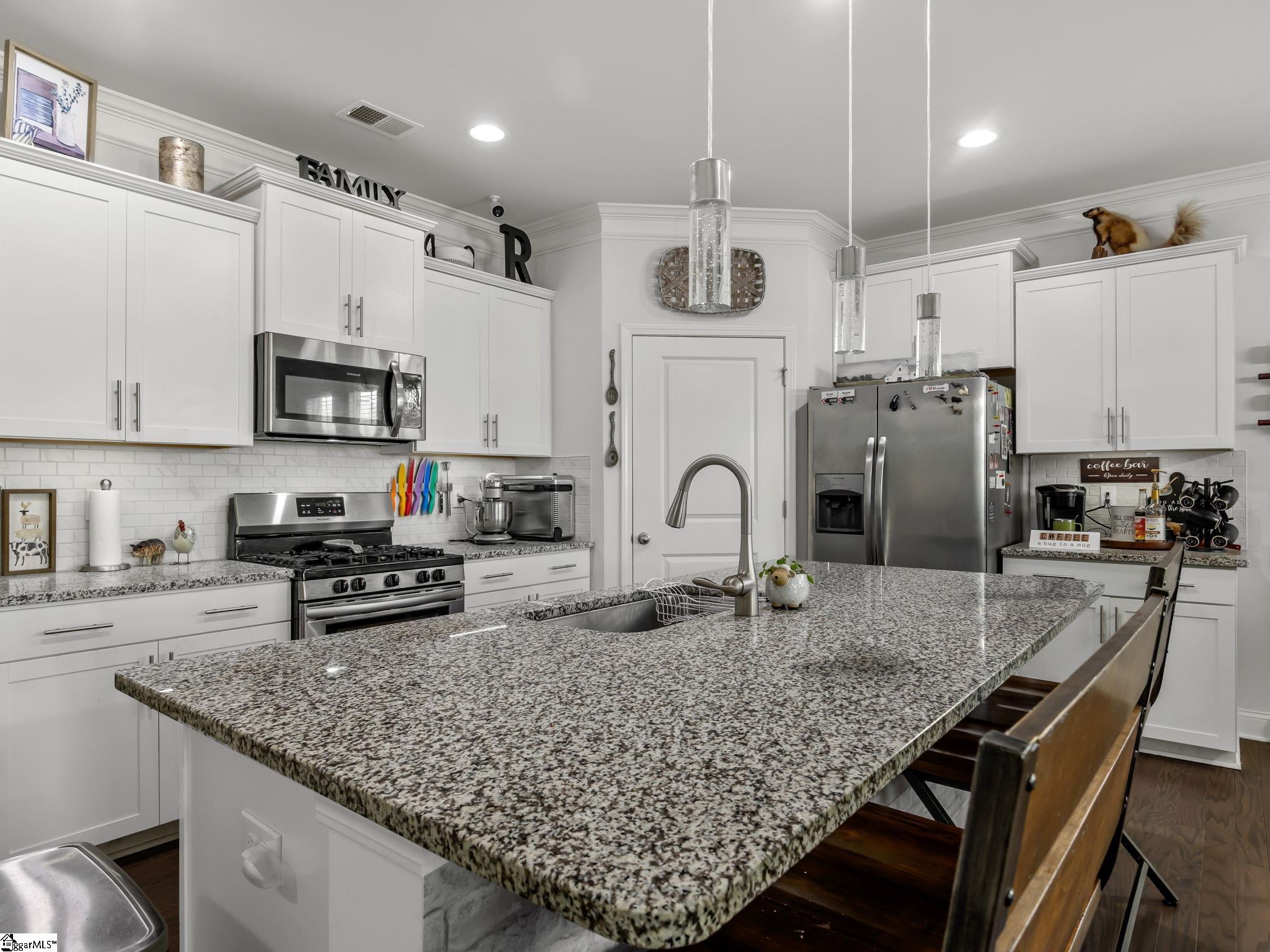 881 Deepwood Court Property Photo 12