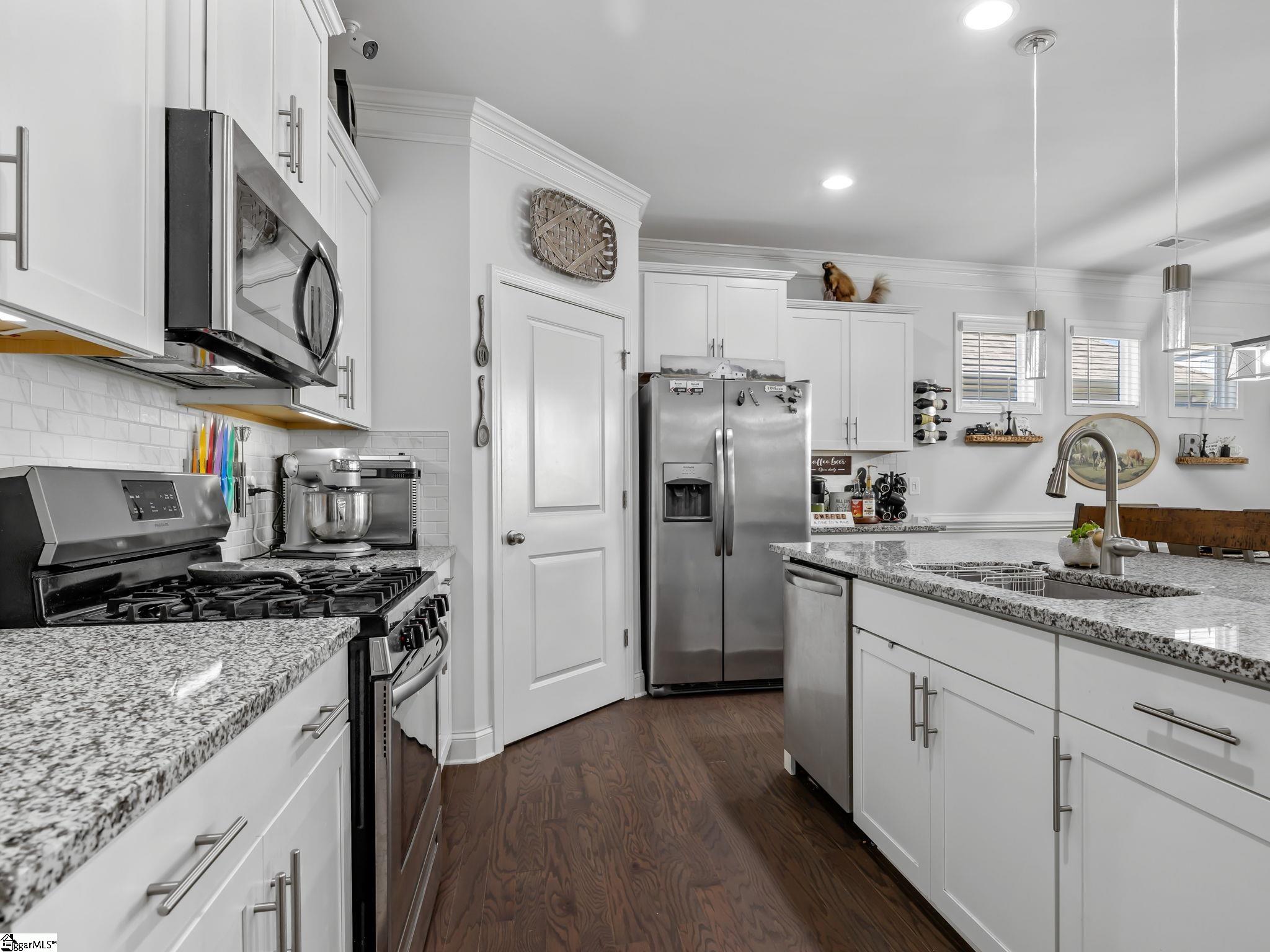 881 Deepwood Court Property Photo 13