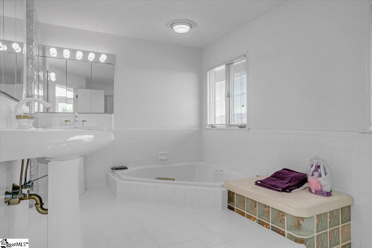 10 Lindsey Bridge Road Property Photo 16