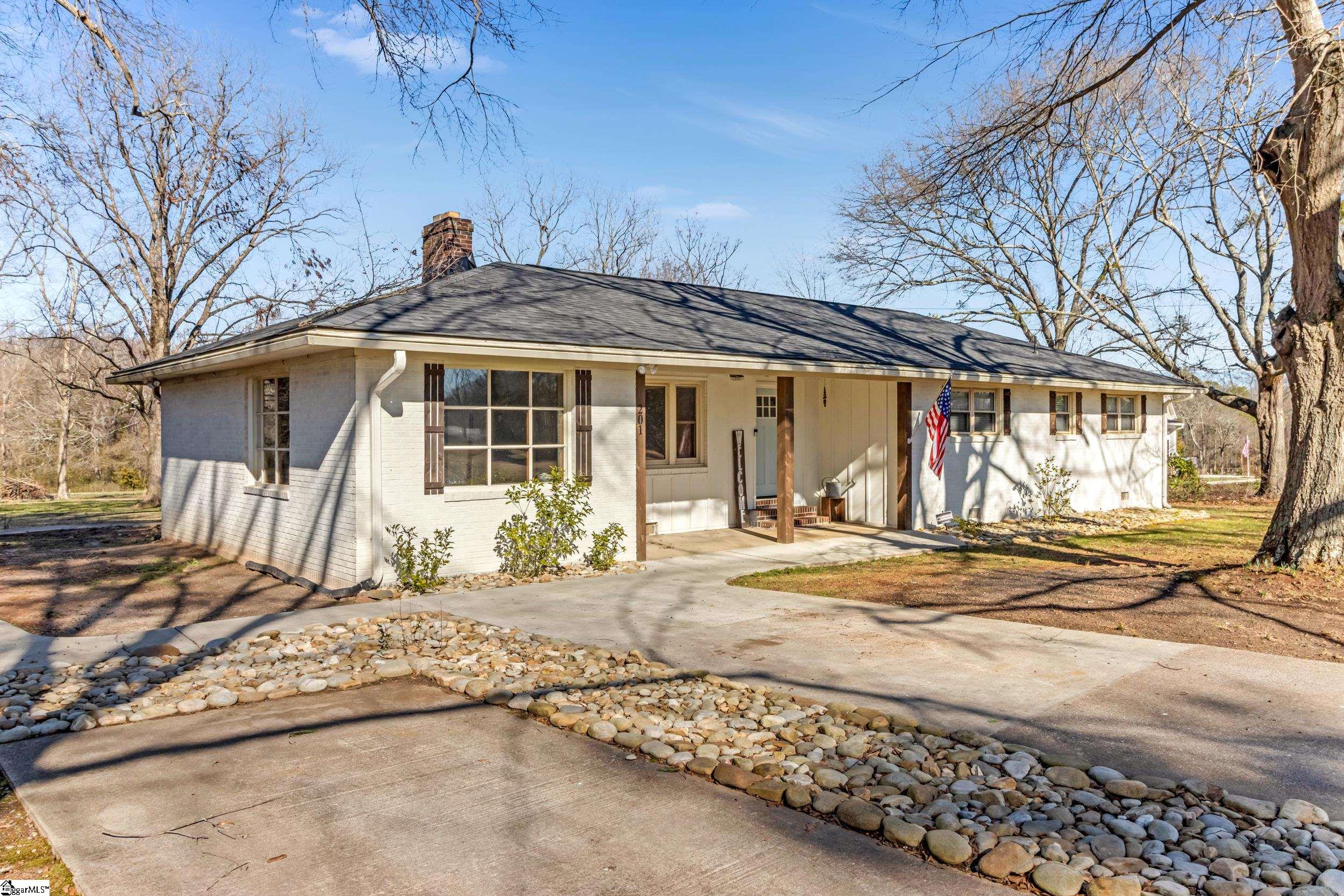 201 Paulan Road Property Photo
