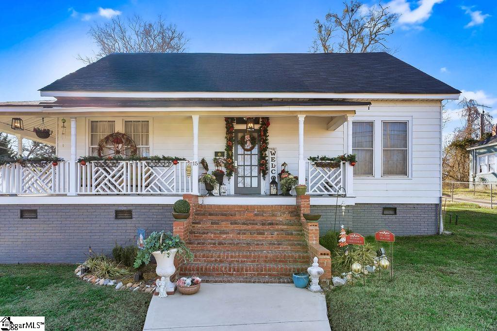 15 S Greenwood Avenue Property Photo