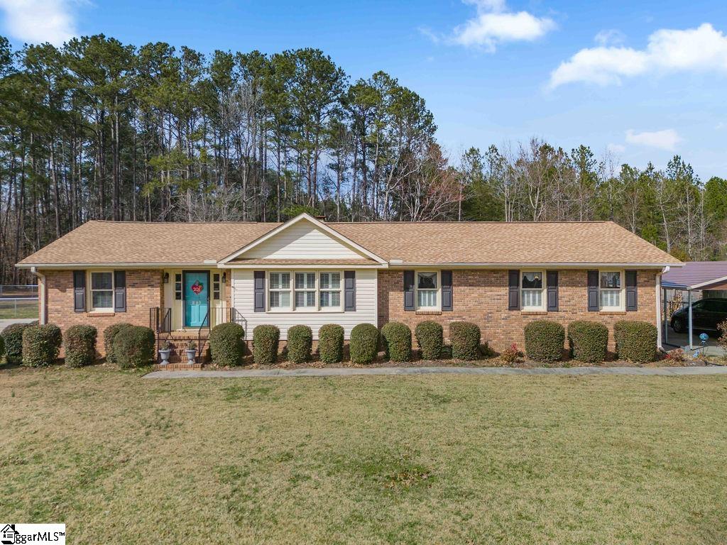 201 Chatham Drive Property Photo