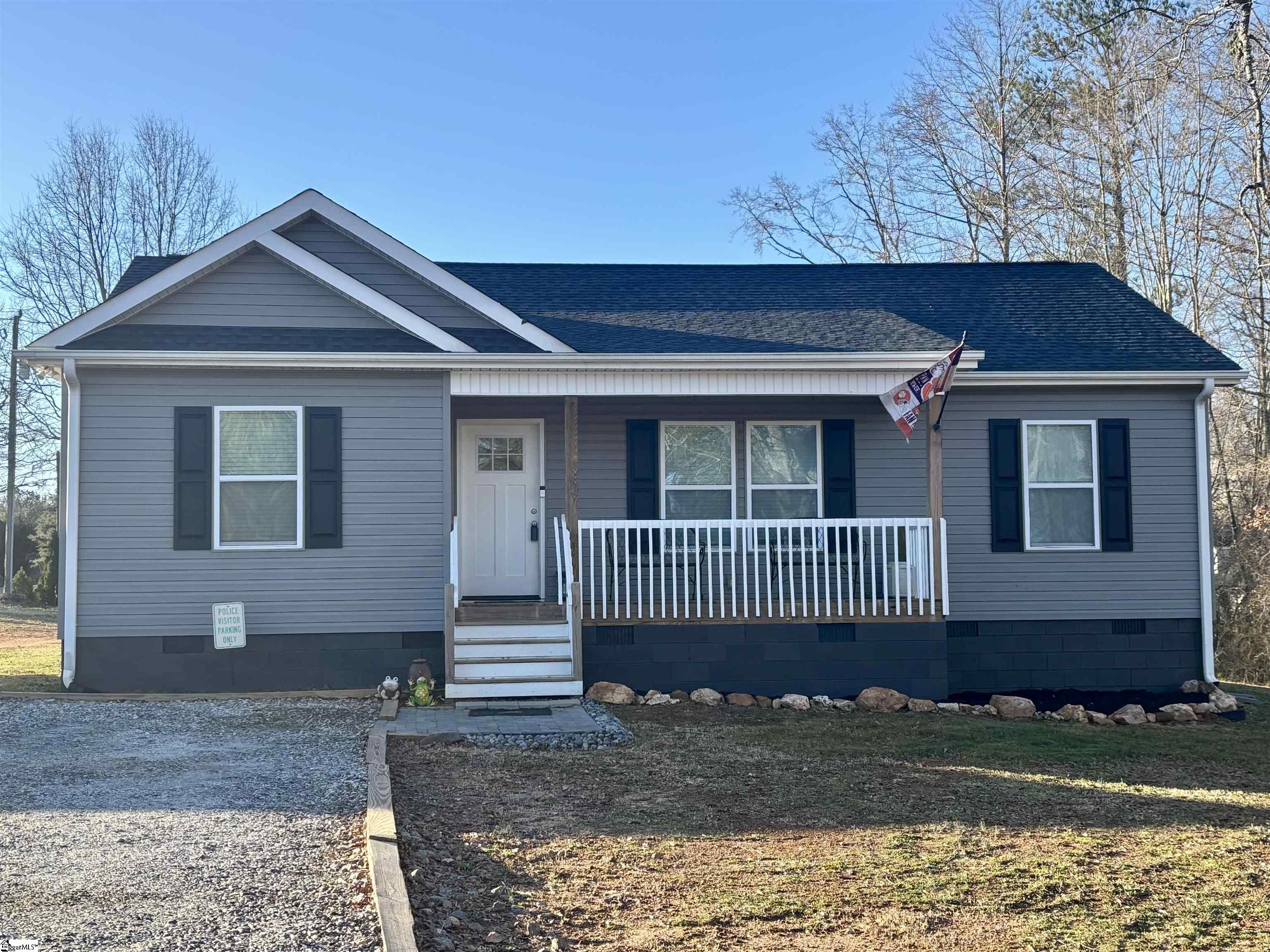 319 Hardy Street Property Photo