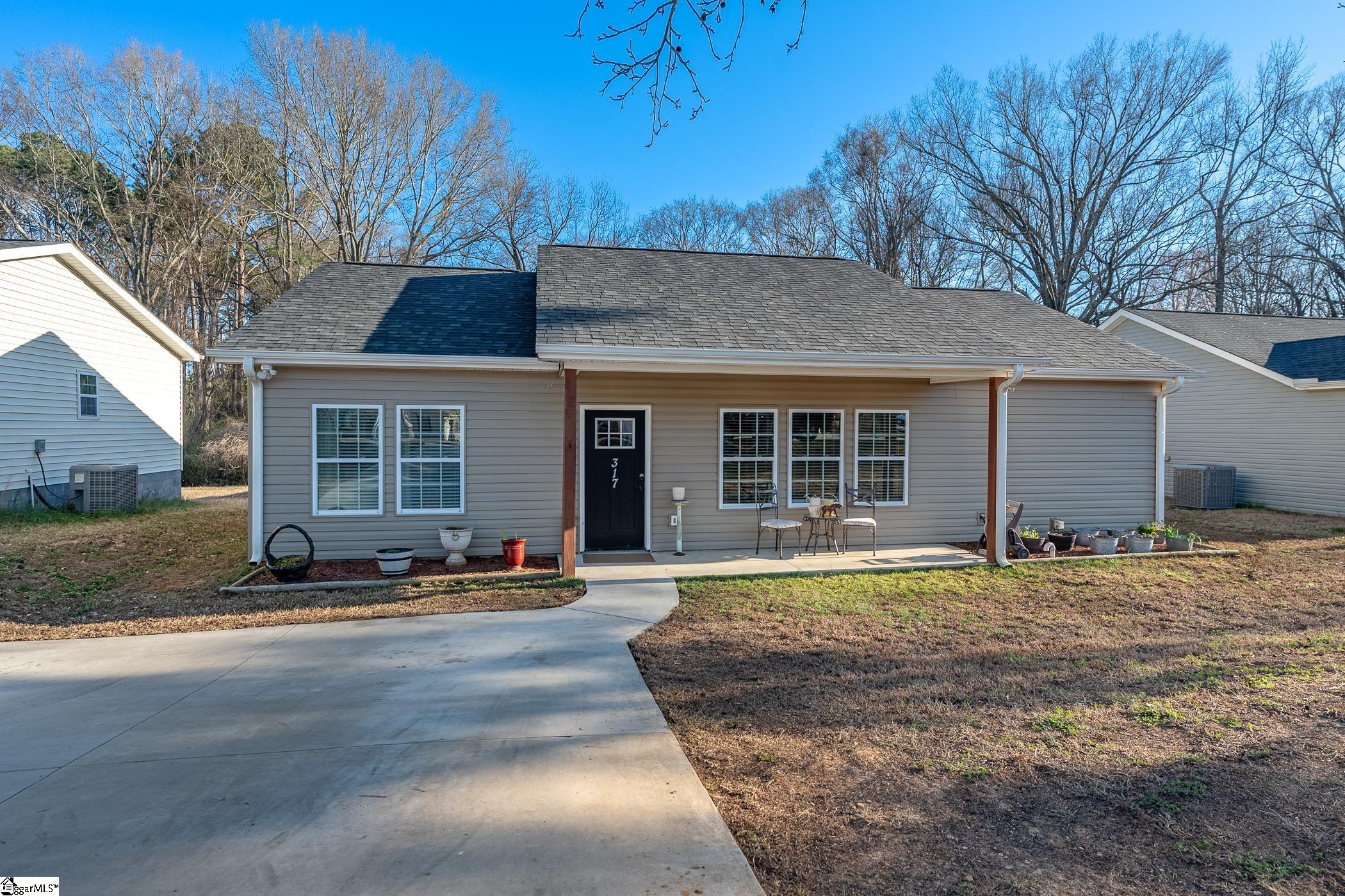 317 Saluda Street Property Photo