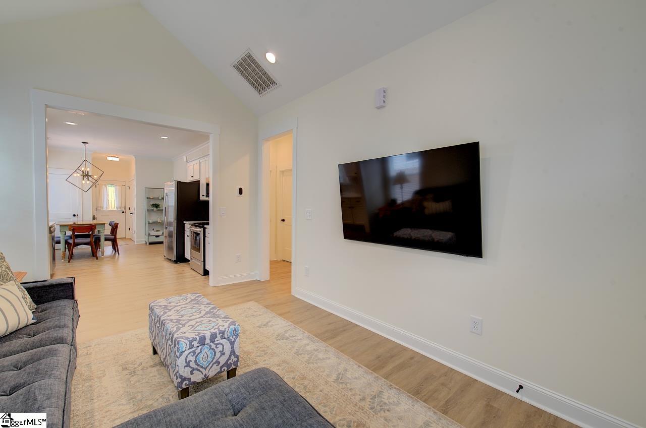 11 Baxter Street Property Photo 8