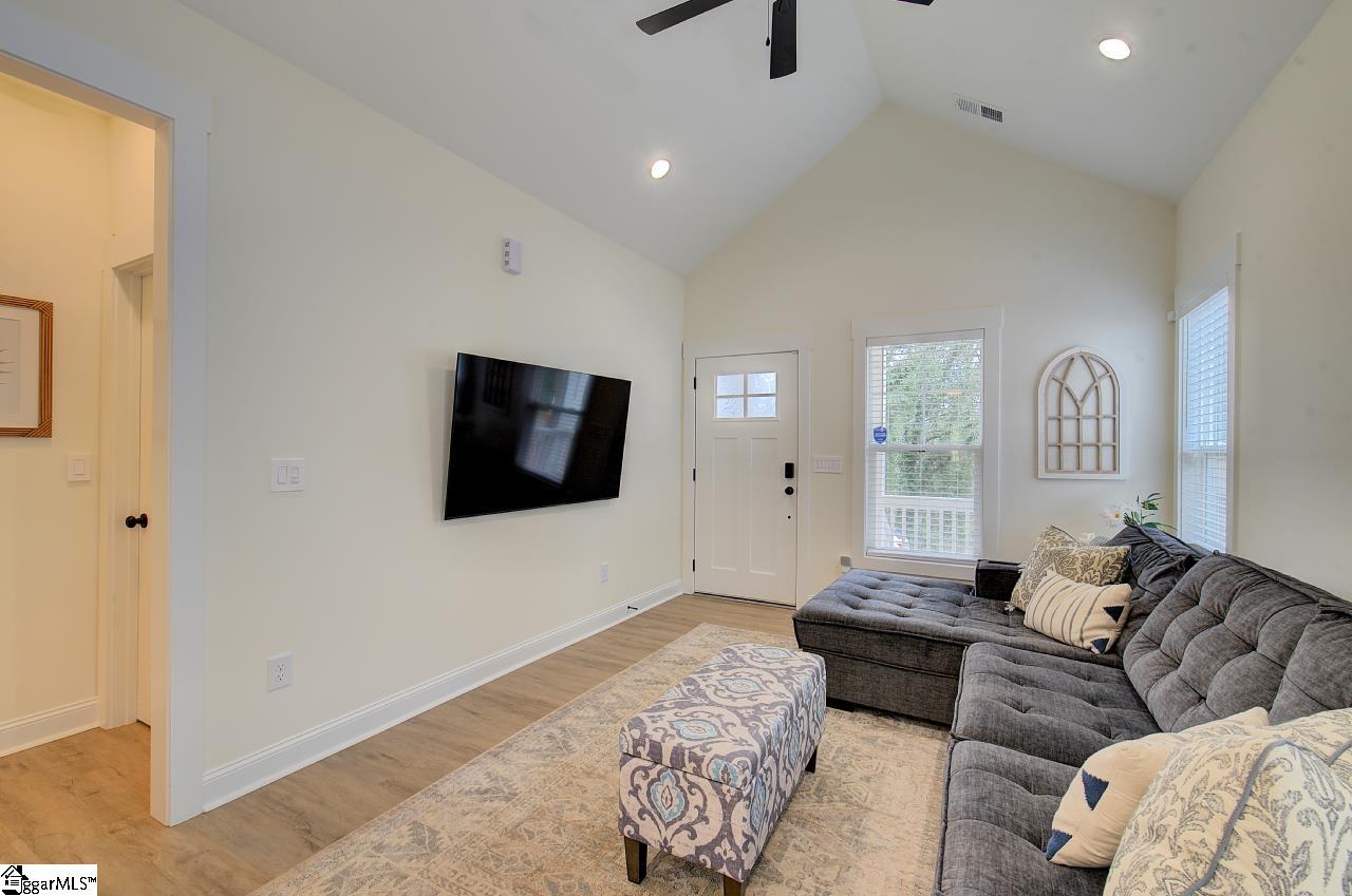 11 Baxter Street Property Photo 9