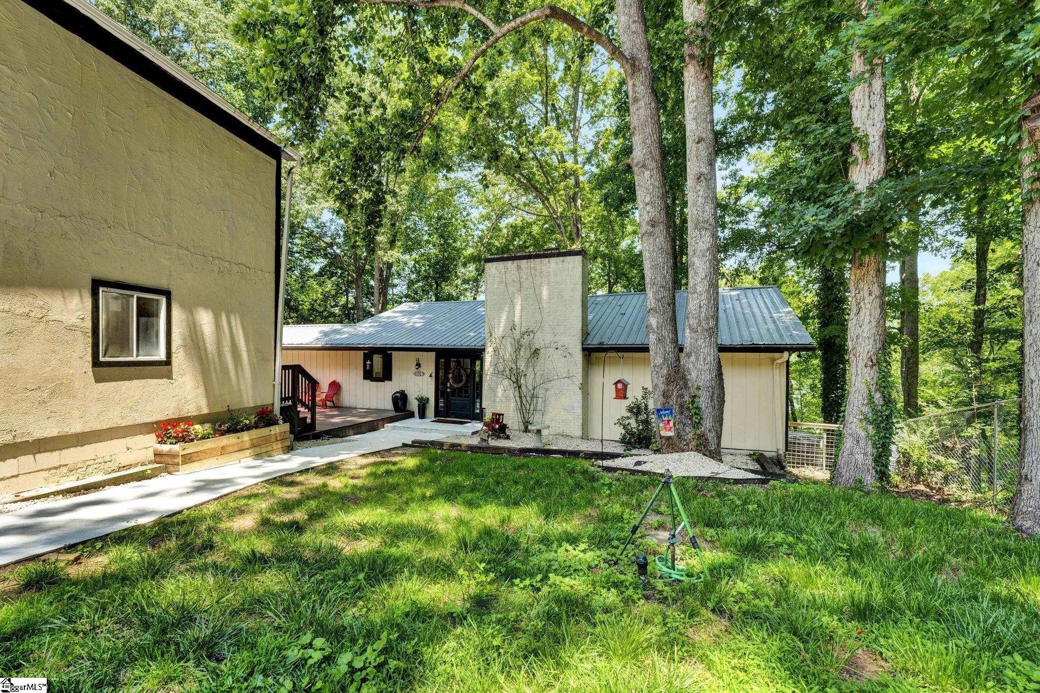 2152 Deloach Drive Property Photo 2