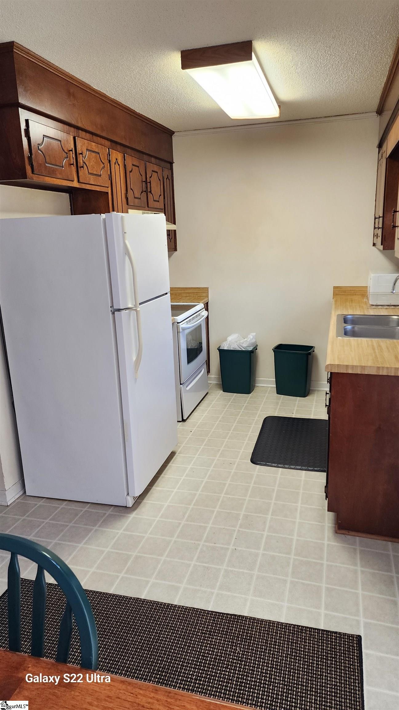 1034 Ridgeview Lane Property Photo 3