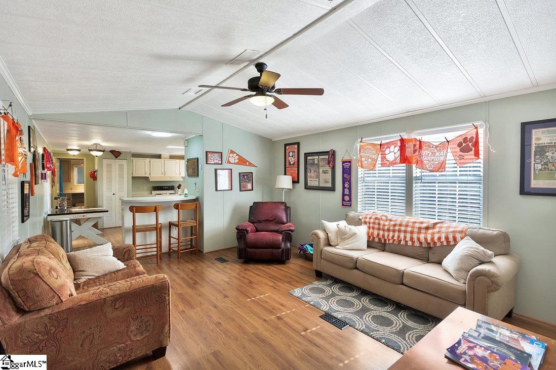 117 Gemstone Trail Property Photo 5