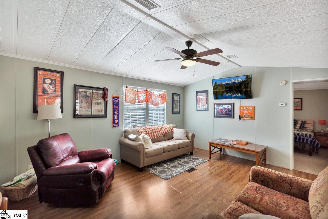 117 Gemstone Trail Property Photo 6