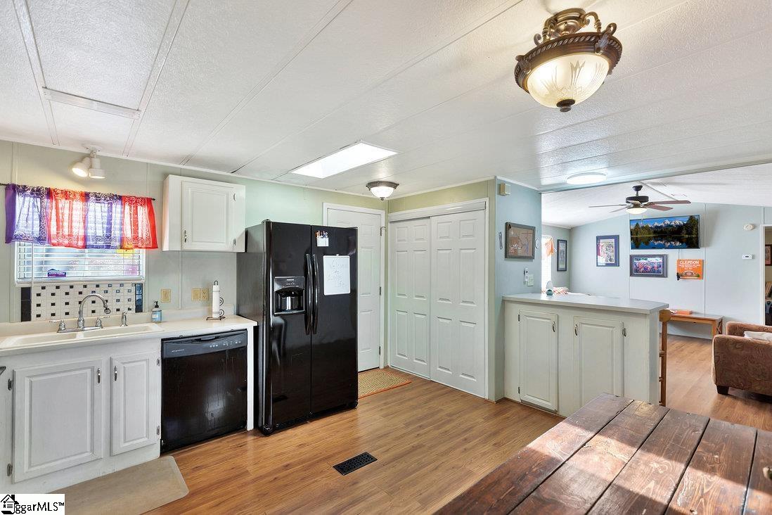 117 Gemstone Trail Property Photo 8