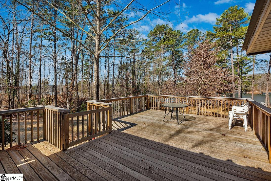 117 Gemstone Trail Property Photo 10