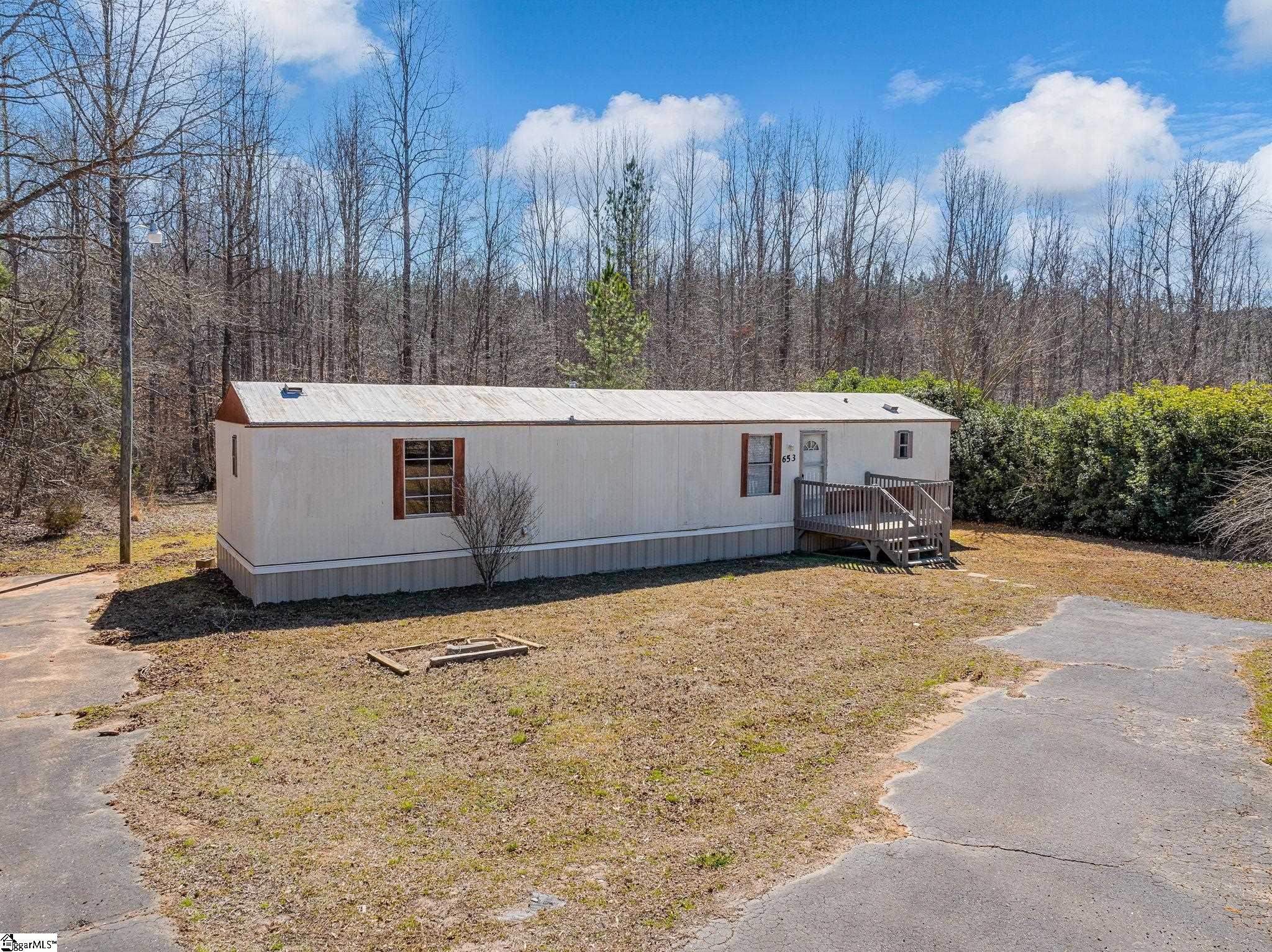 653 Oak Dale Road Property Photo