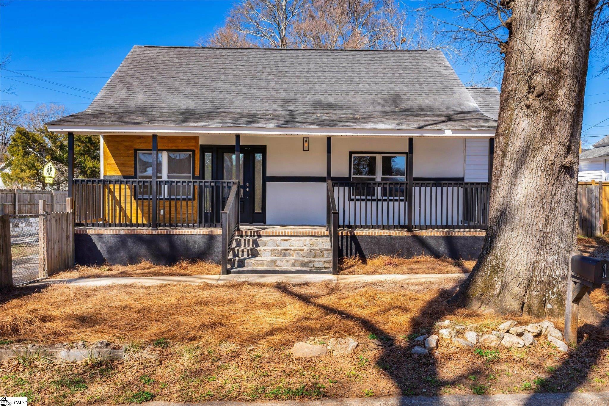 1 E 7th Street Property Photo