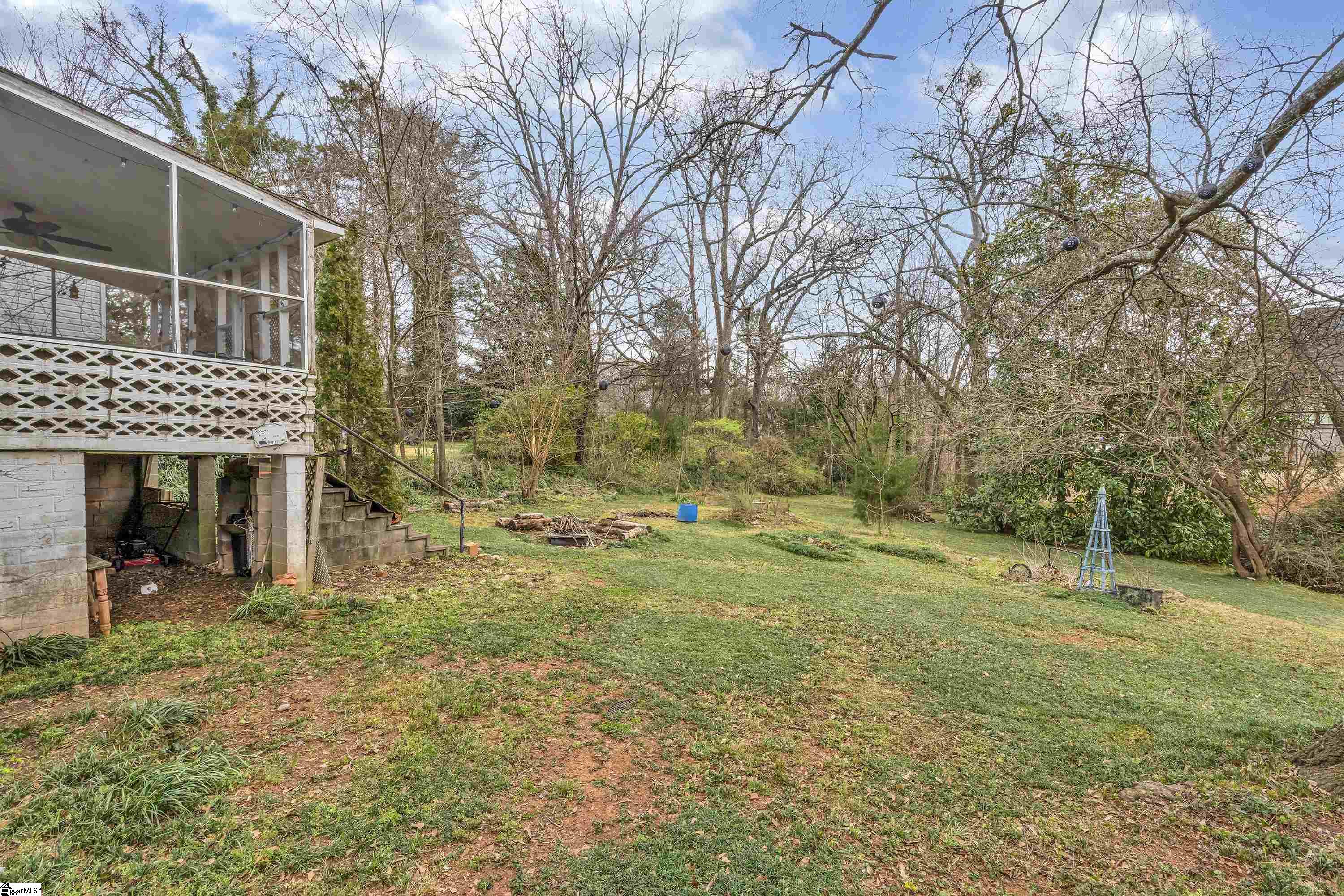 100 Paris View Drive Property Photo 3