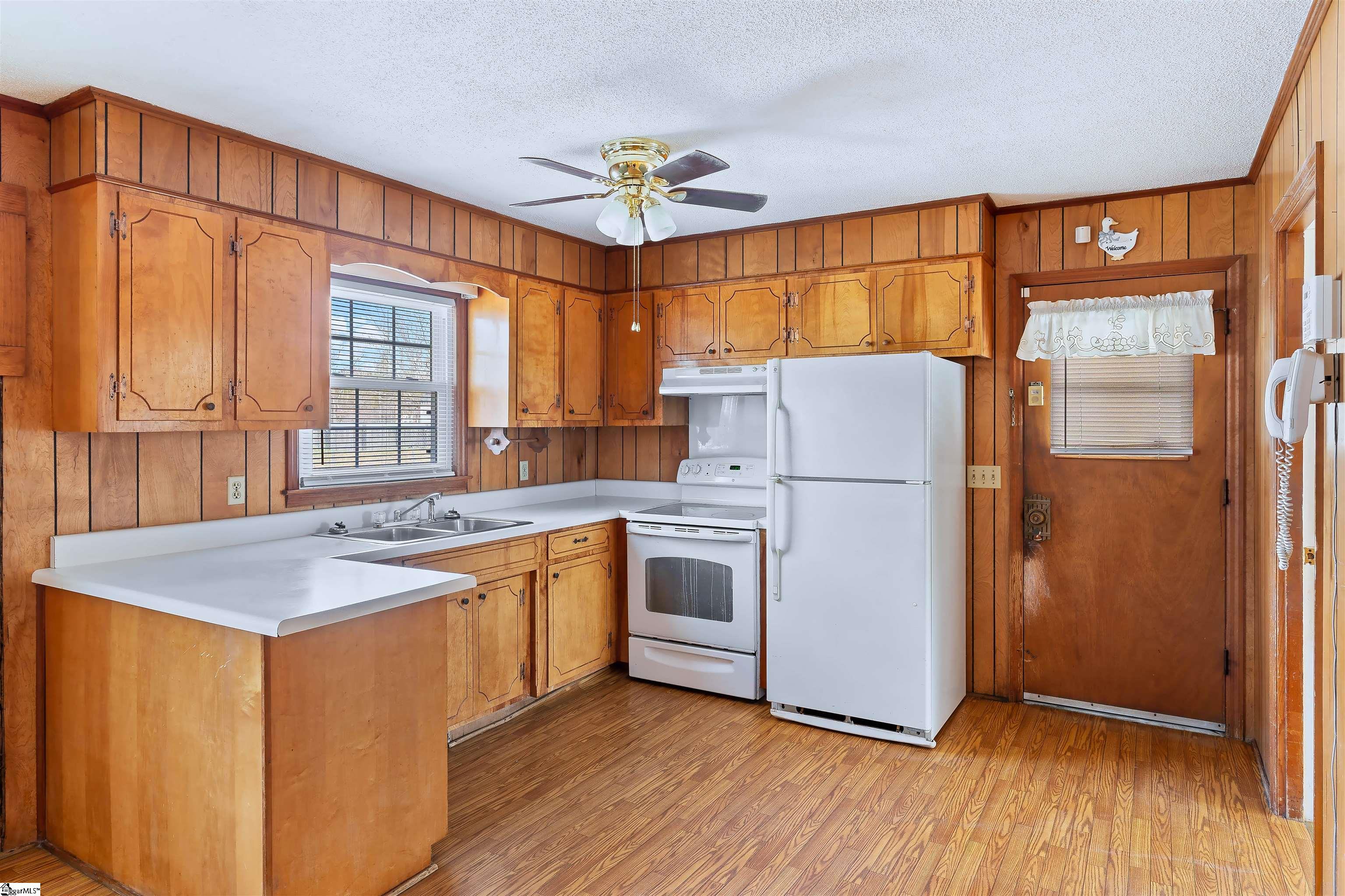 115 E Forest Drive Property Photo 10