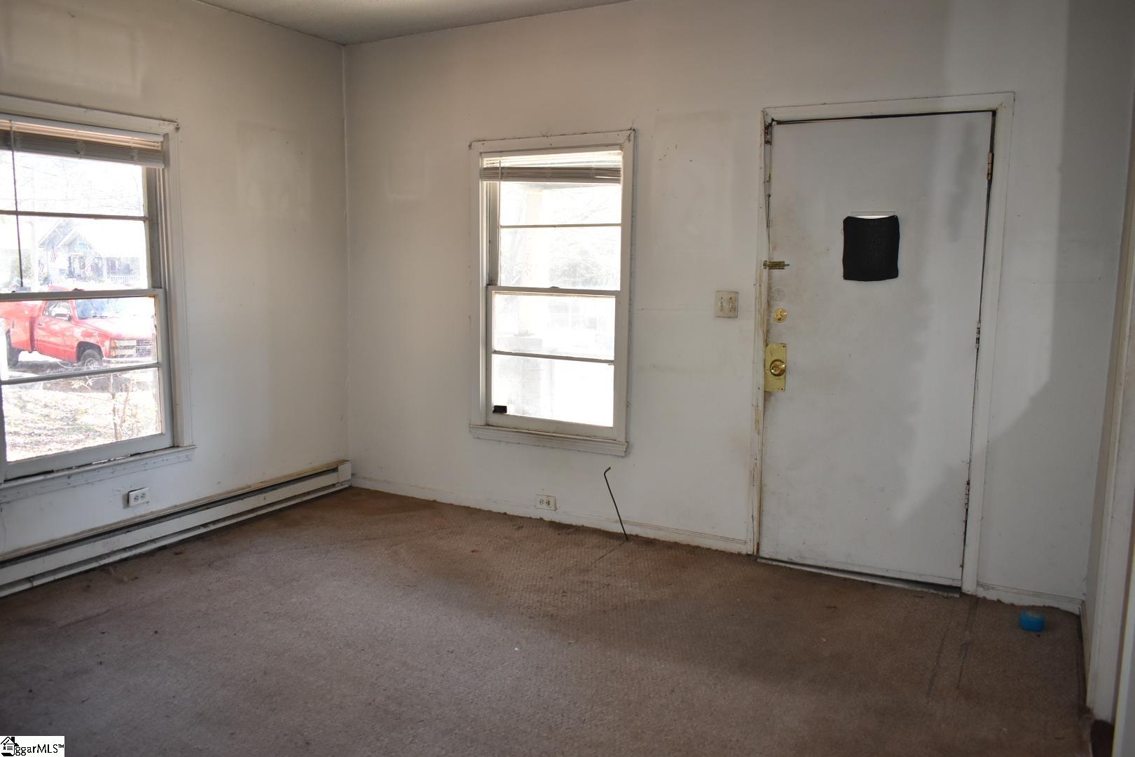 407 Willow Street Property Photo 6