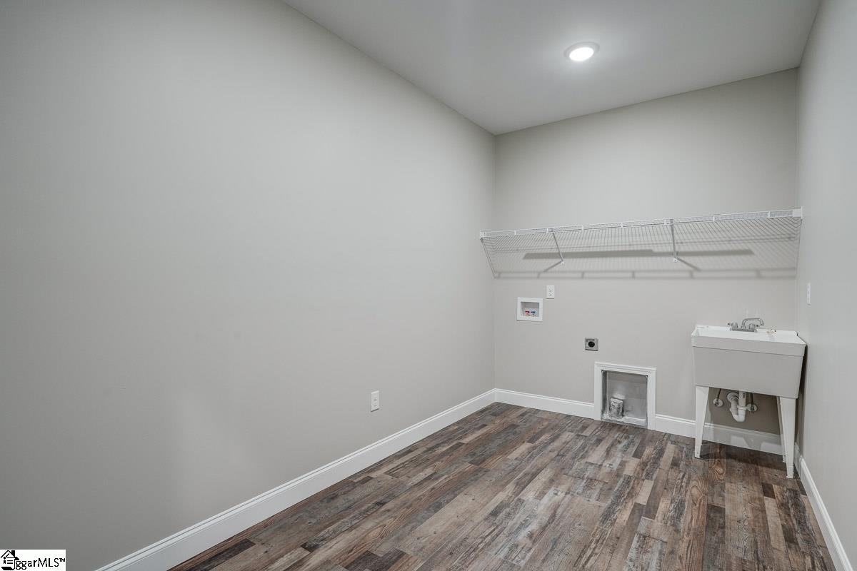 511 Paula Daves Court Property Photo 6