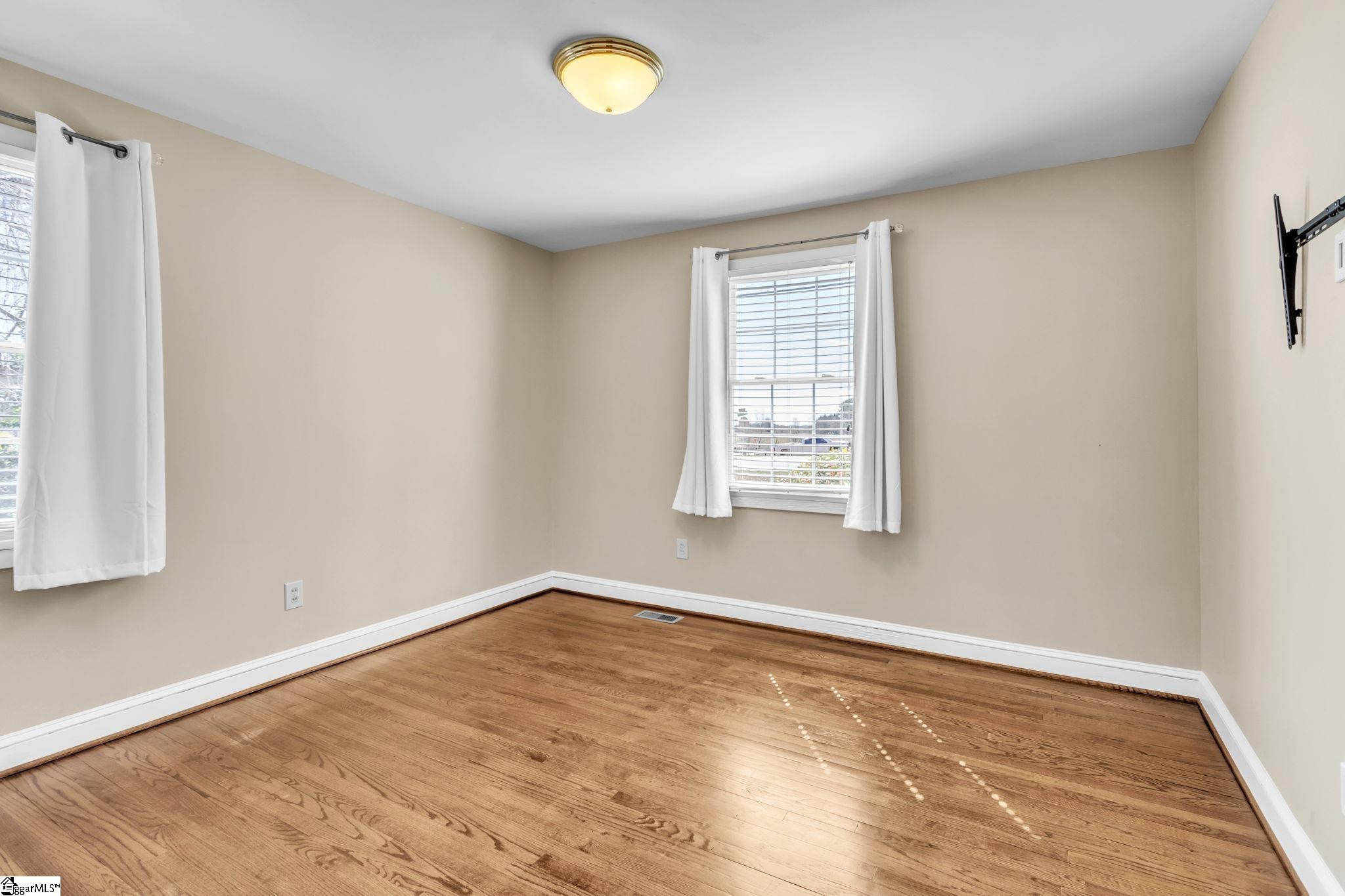 4410 New Cut Road Property Photo 11
