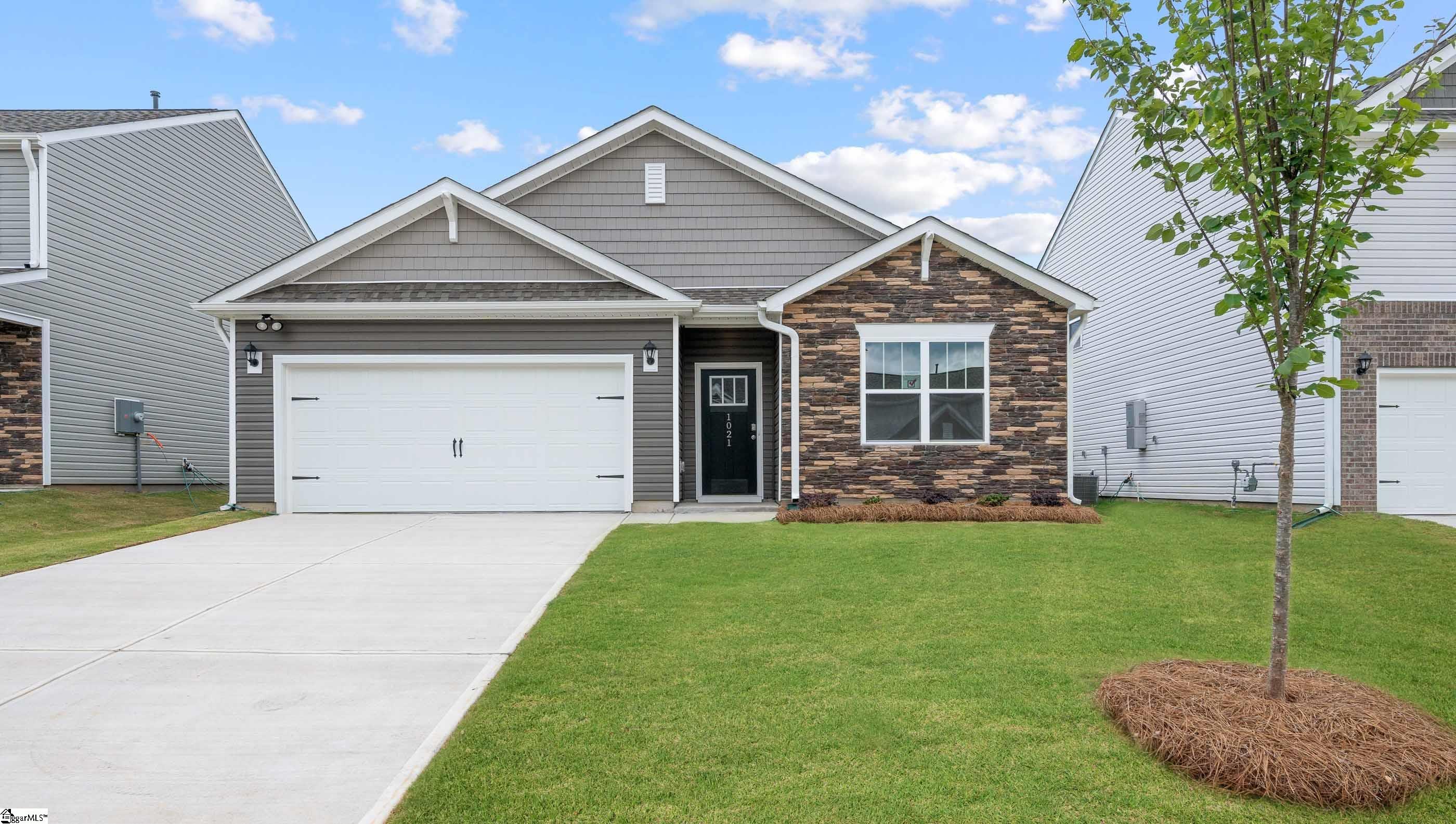 1021 Roleson Way Property Photo 1