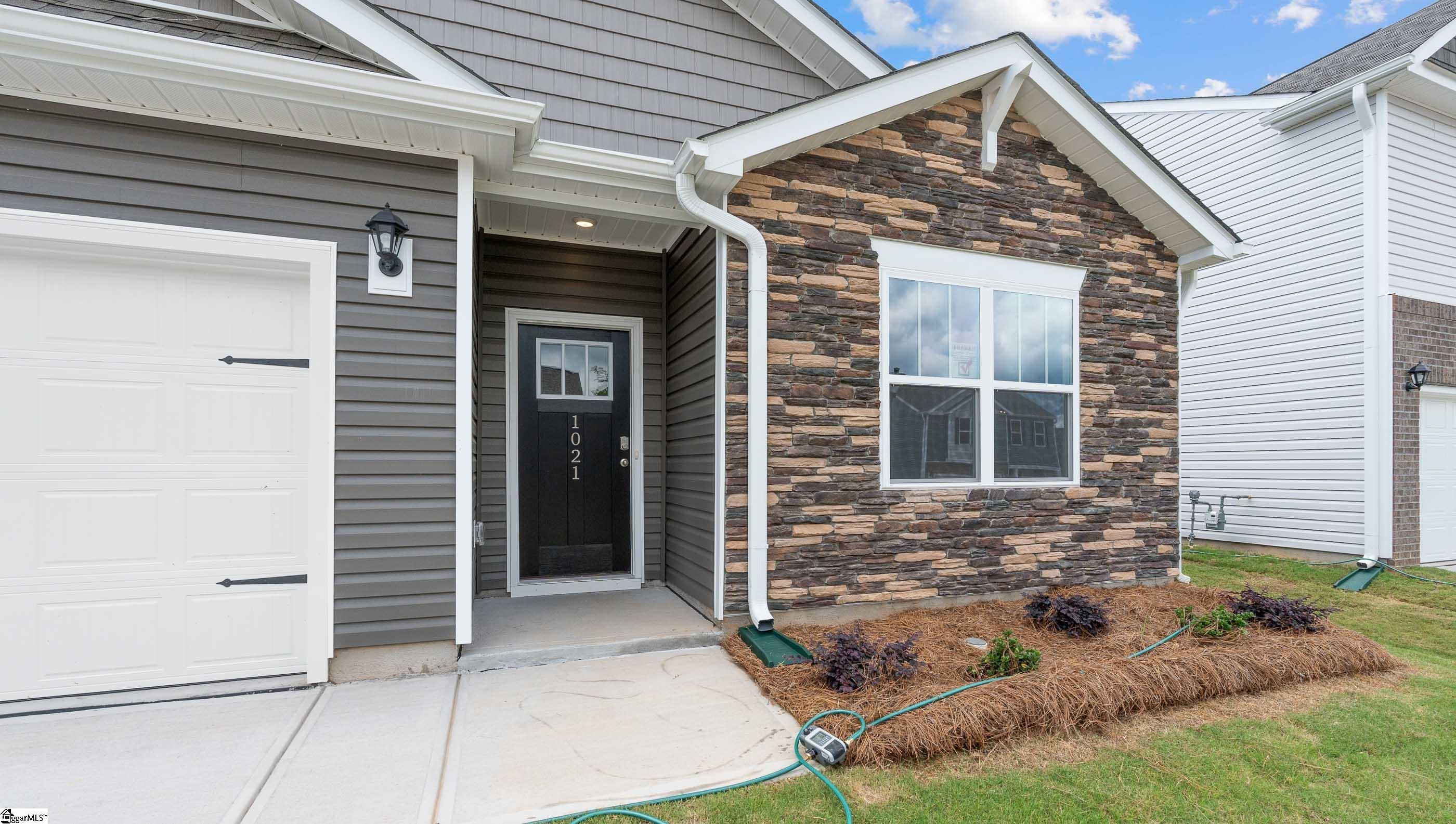 1021 Roleson Way Property Photo 3