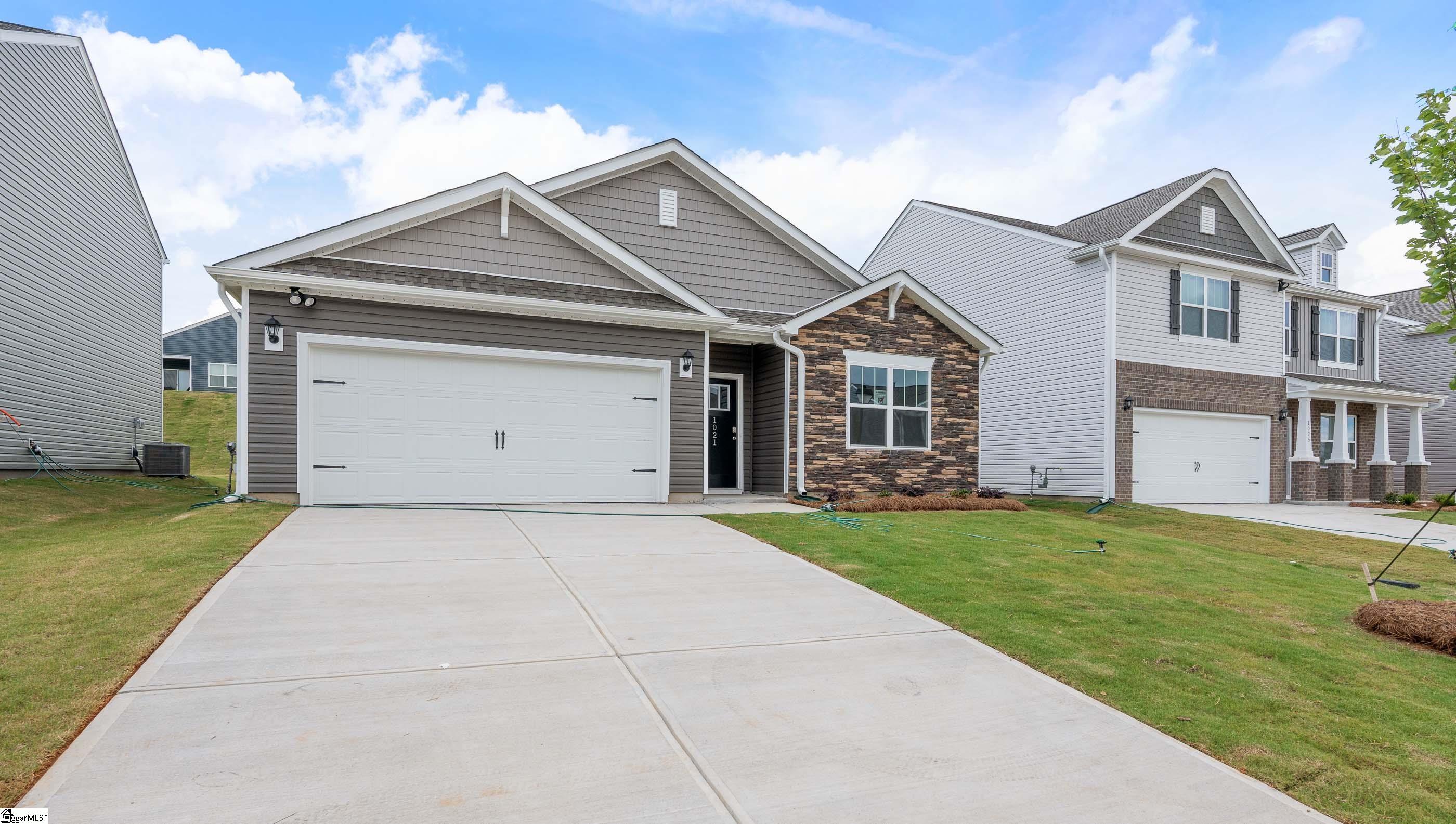 1021 Roleson Way Property Photo 4