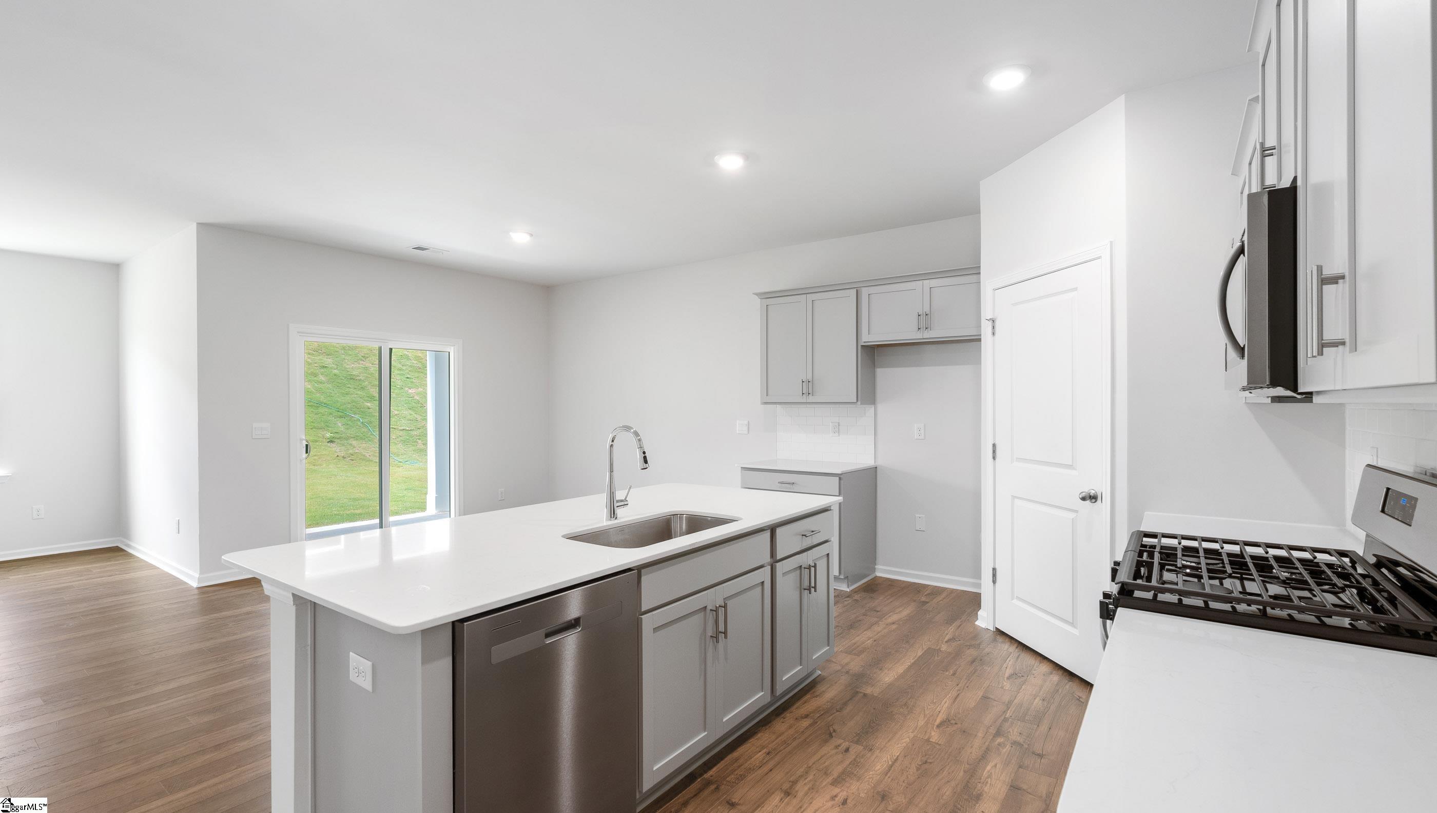 1021 Roleson Way Property Photo 14