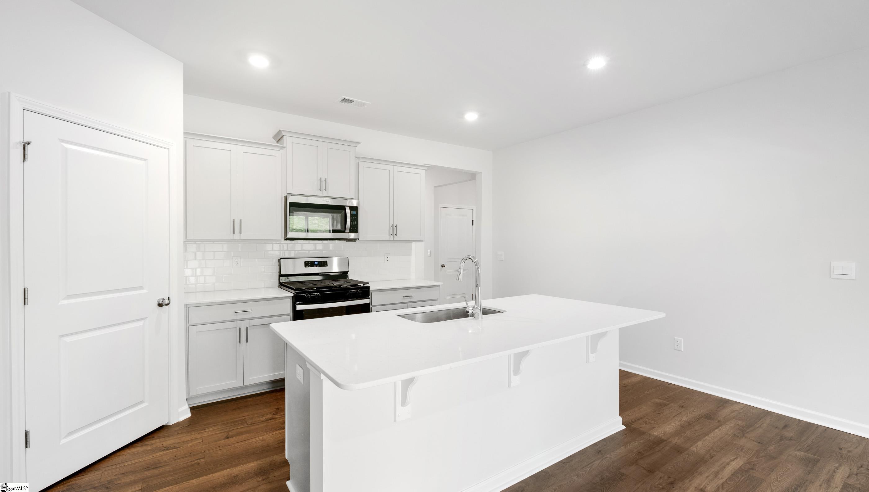 1021 Roleson Way Property Photo 16