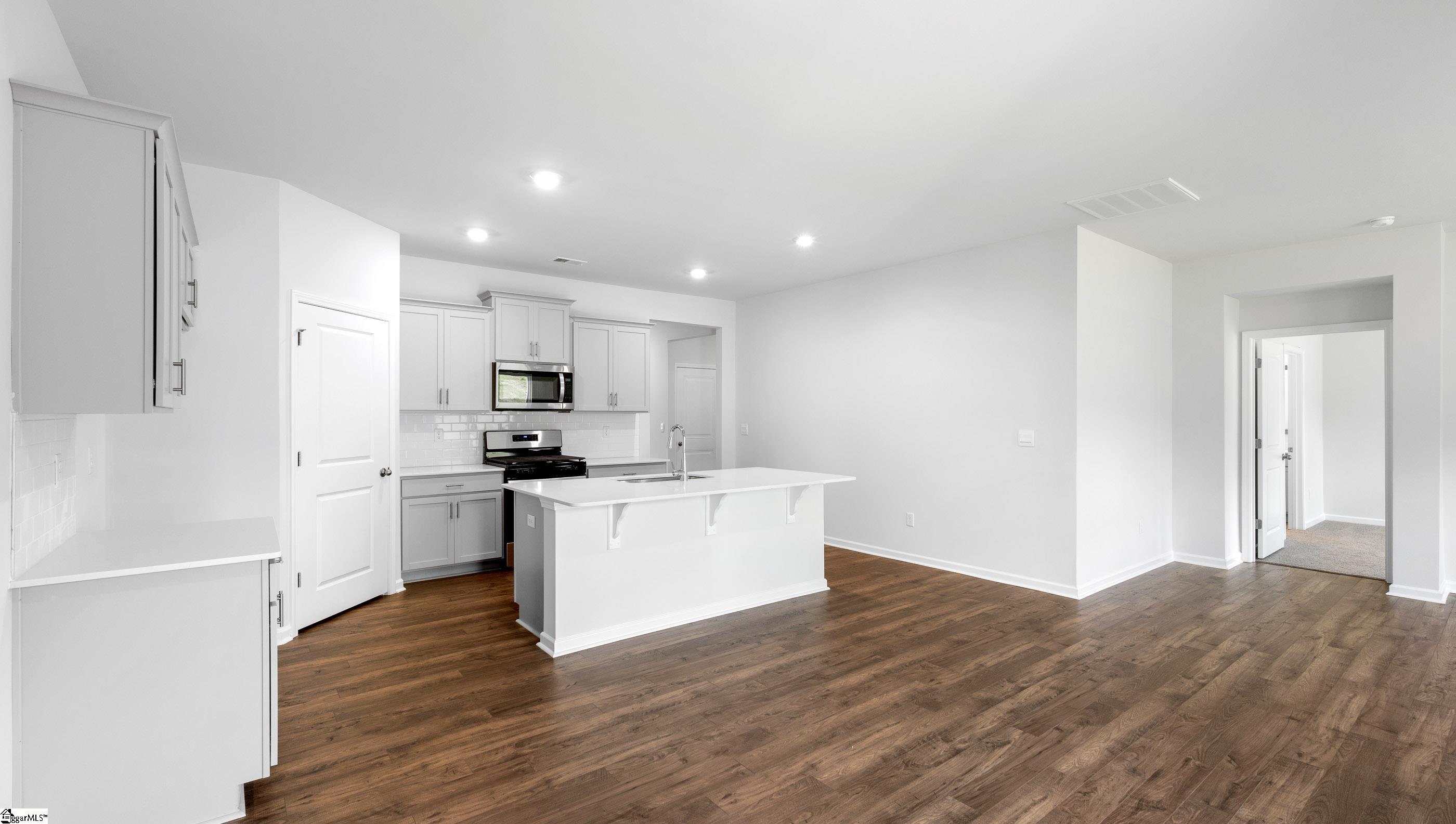 1021 Roleson Way Property Photo 17