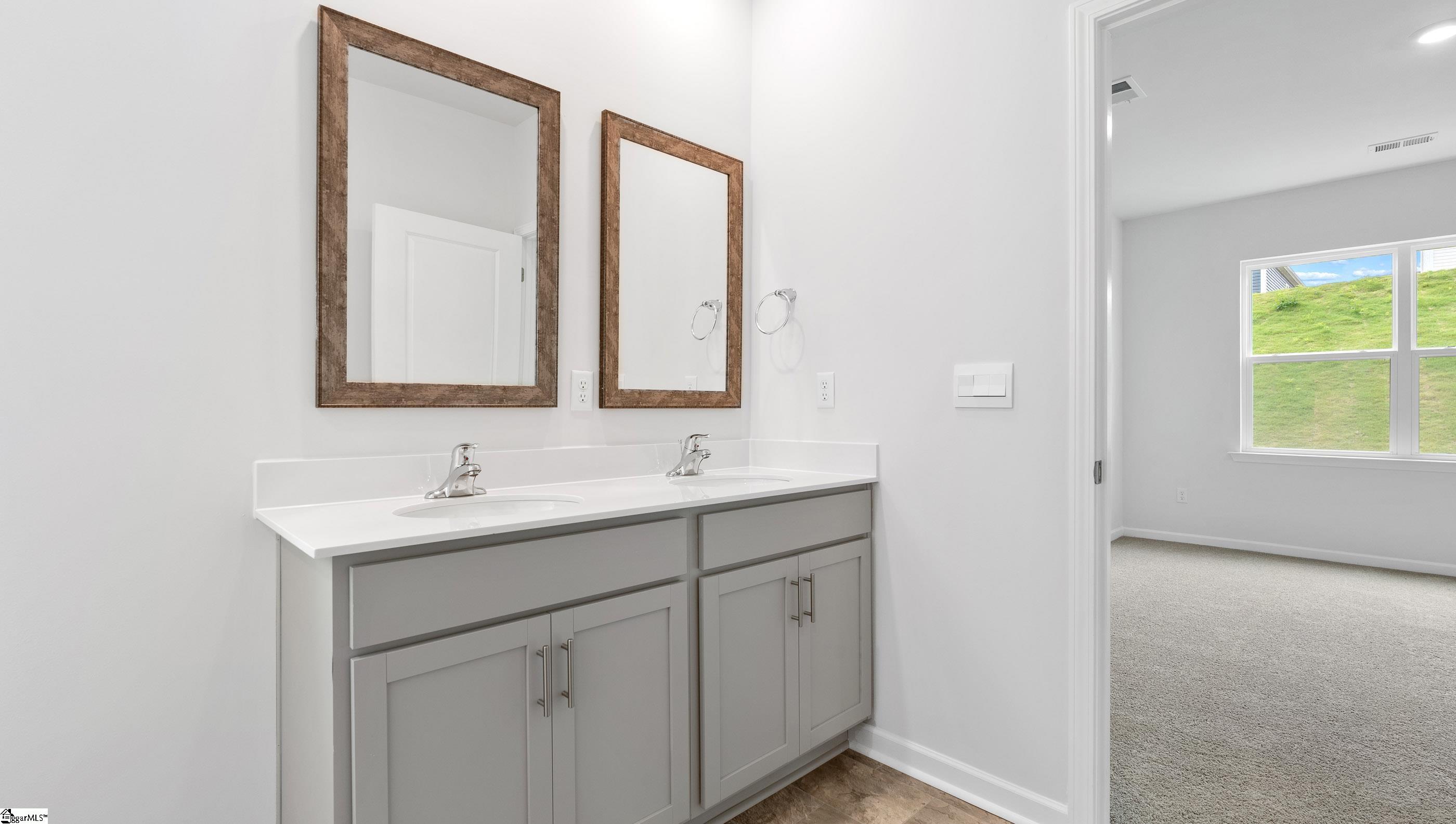 1021 Roleson Way Property Photo 25