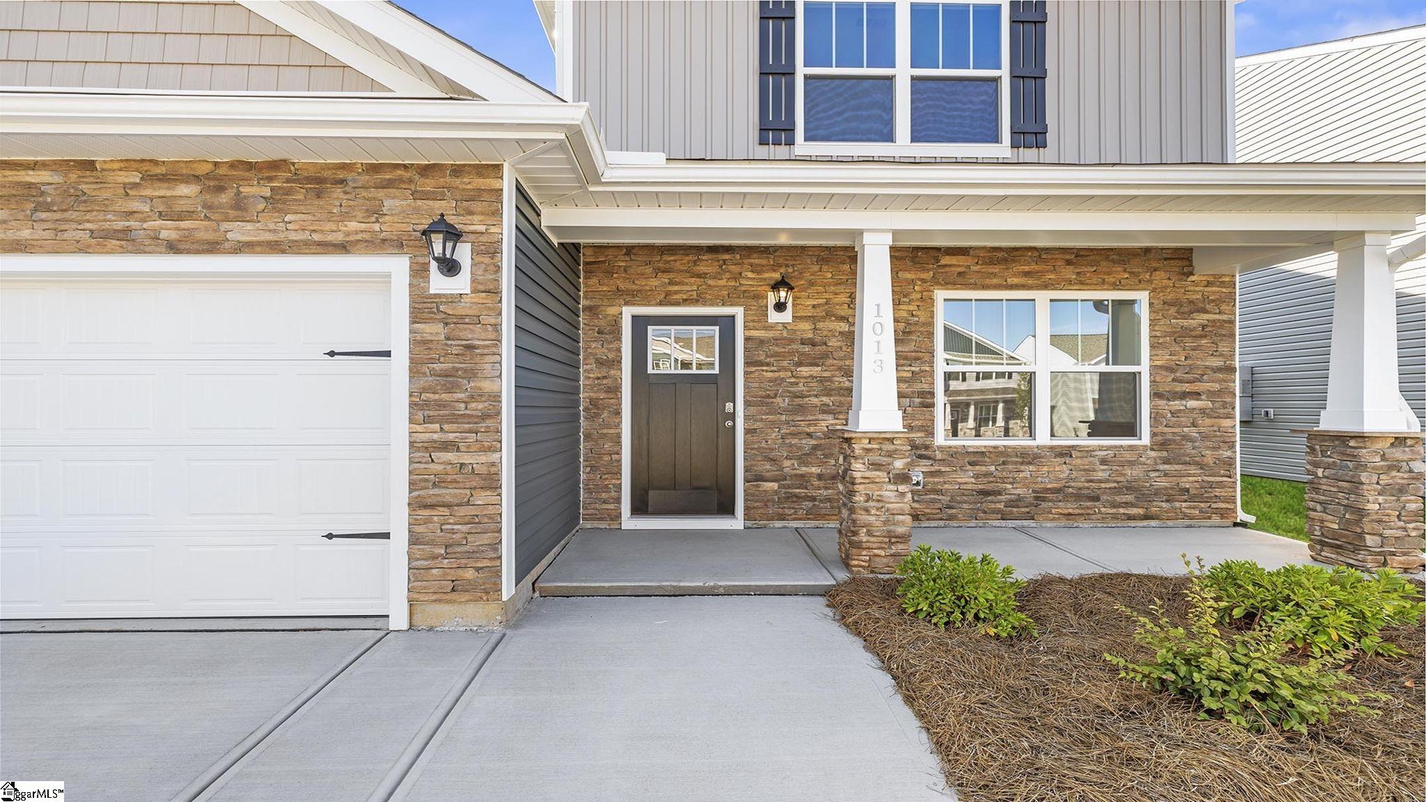 1013 Roleson Way Property Photo 3