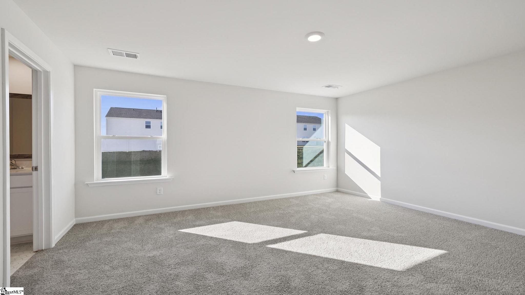 1013 Roleson Way Property Photo 4