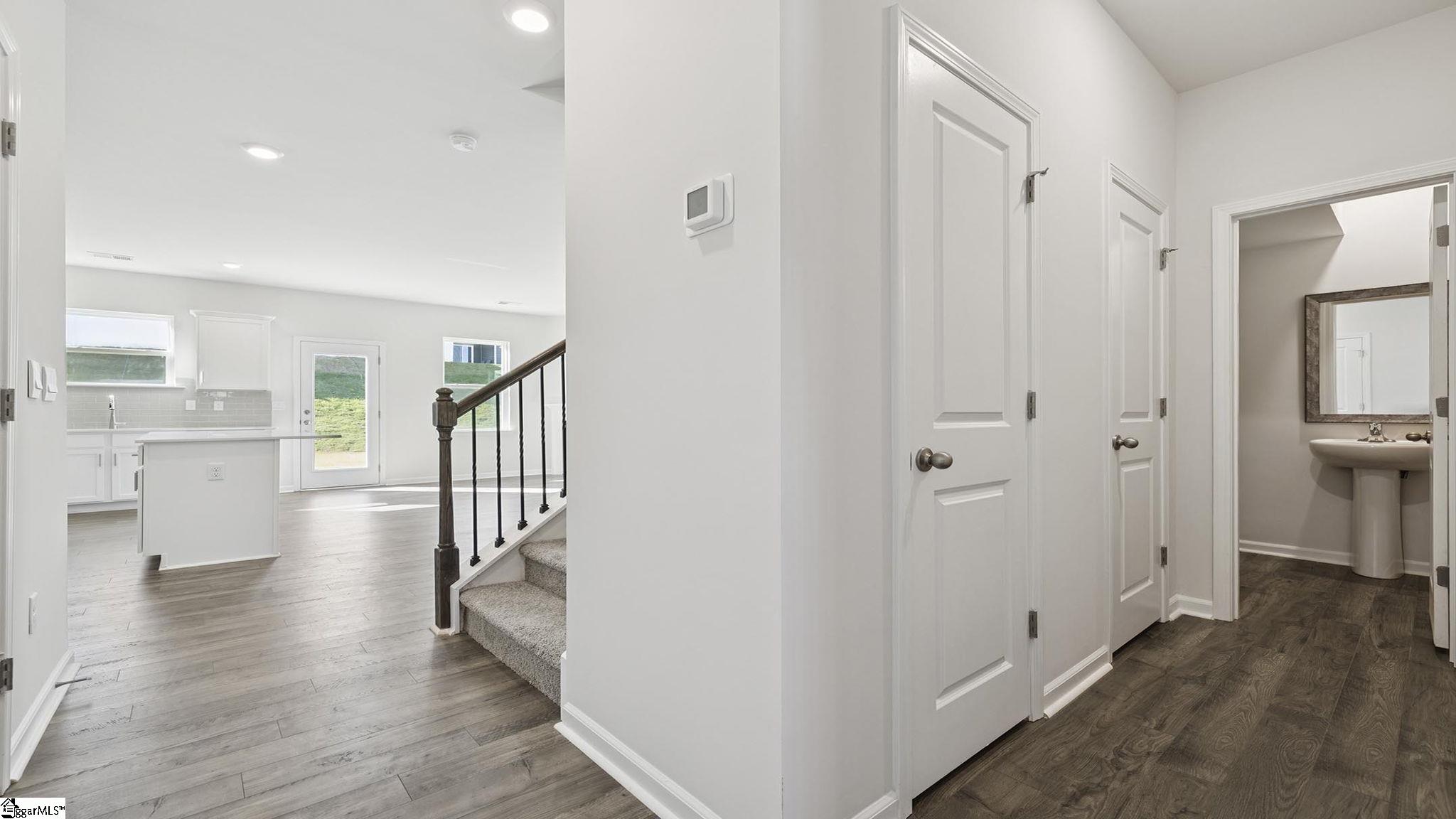 1013 Roleson Way Property Photo 7